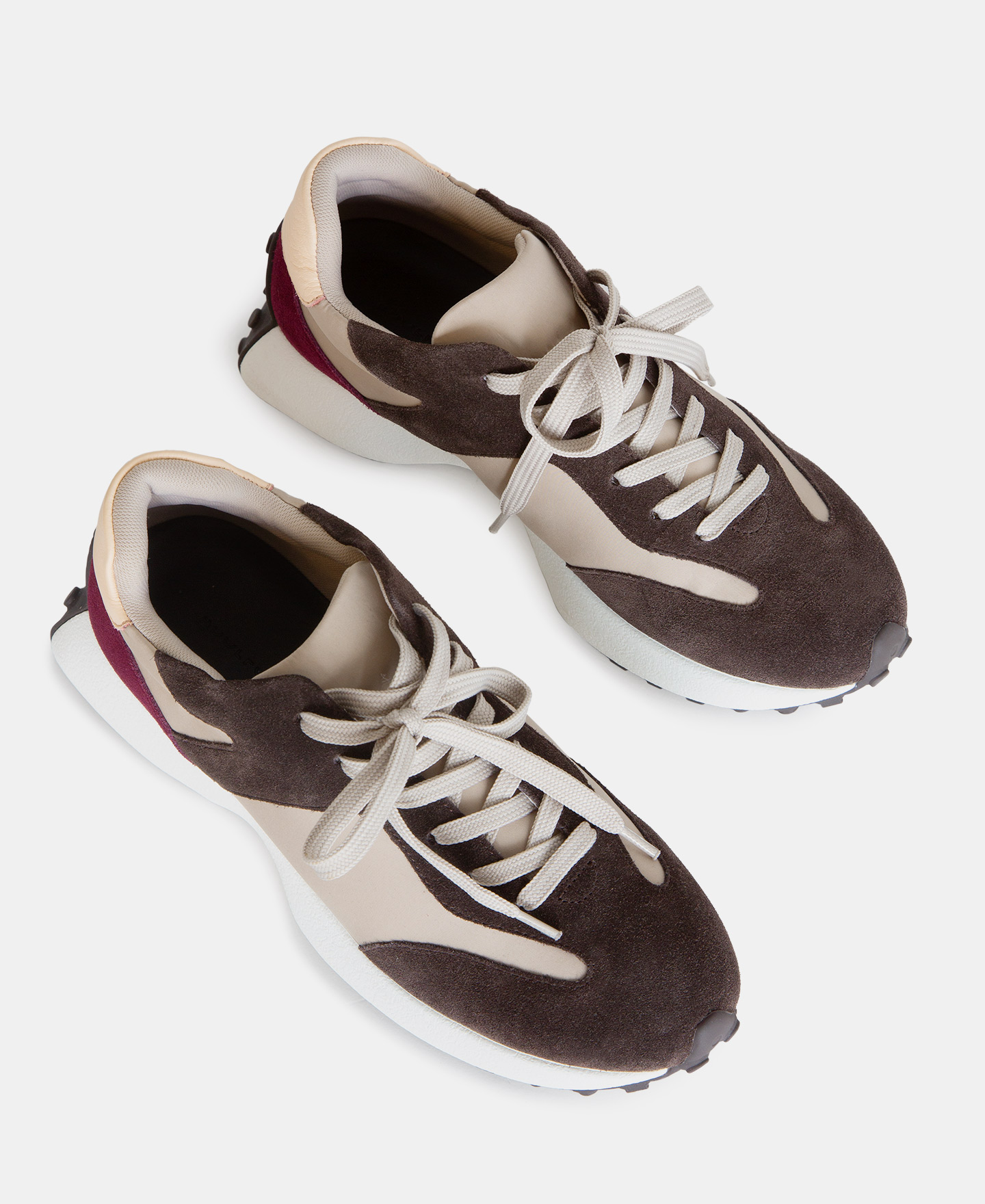 Sneaker with memory foam sole image number 1