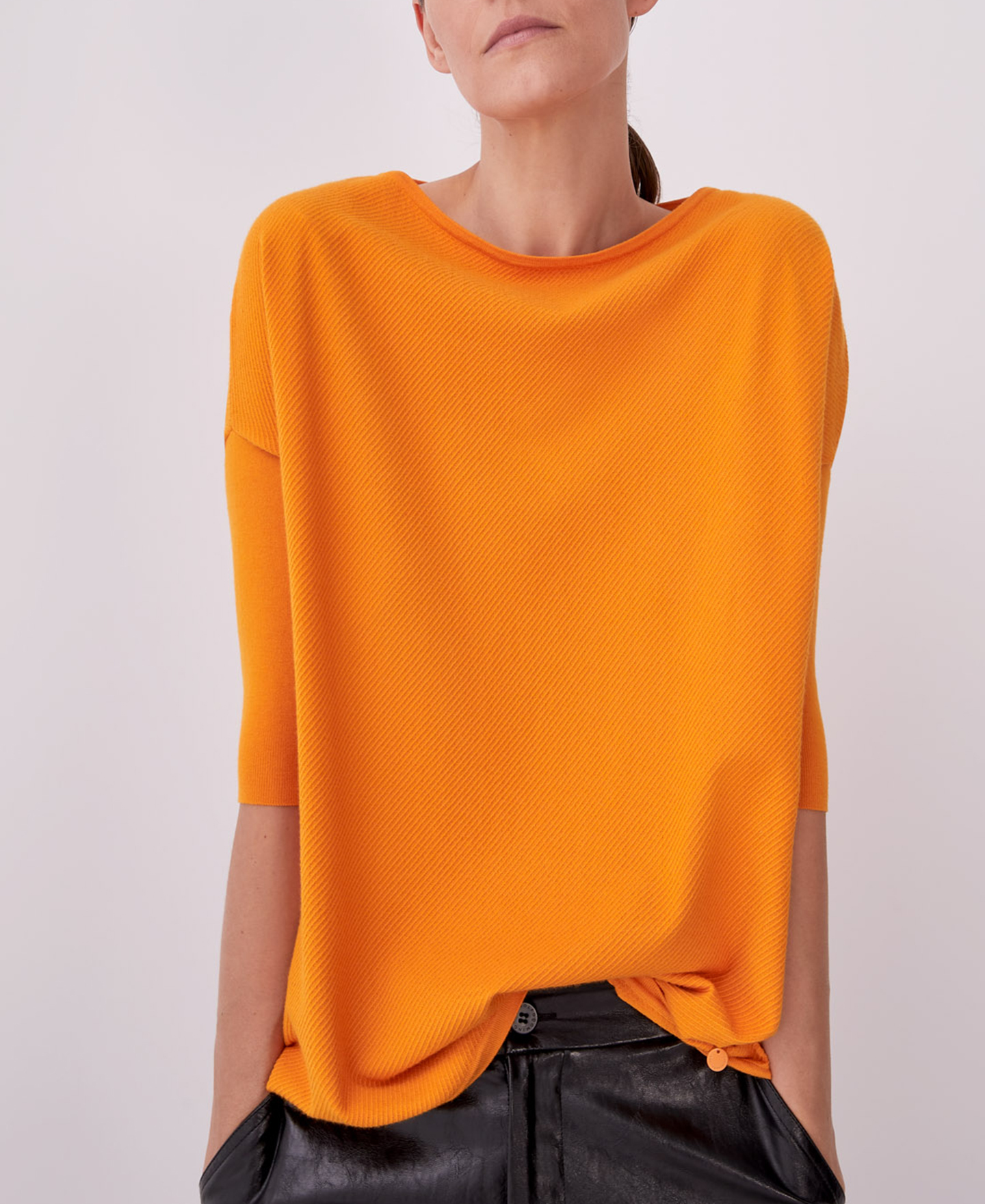 Jersey con textura y cuello barco image number 0