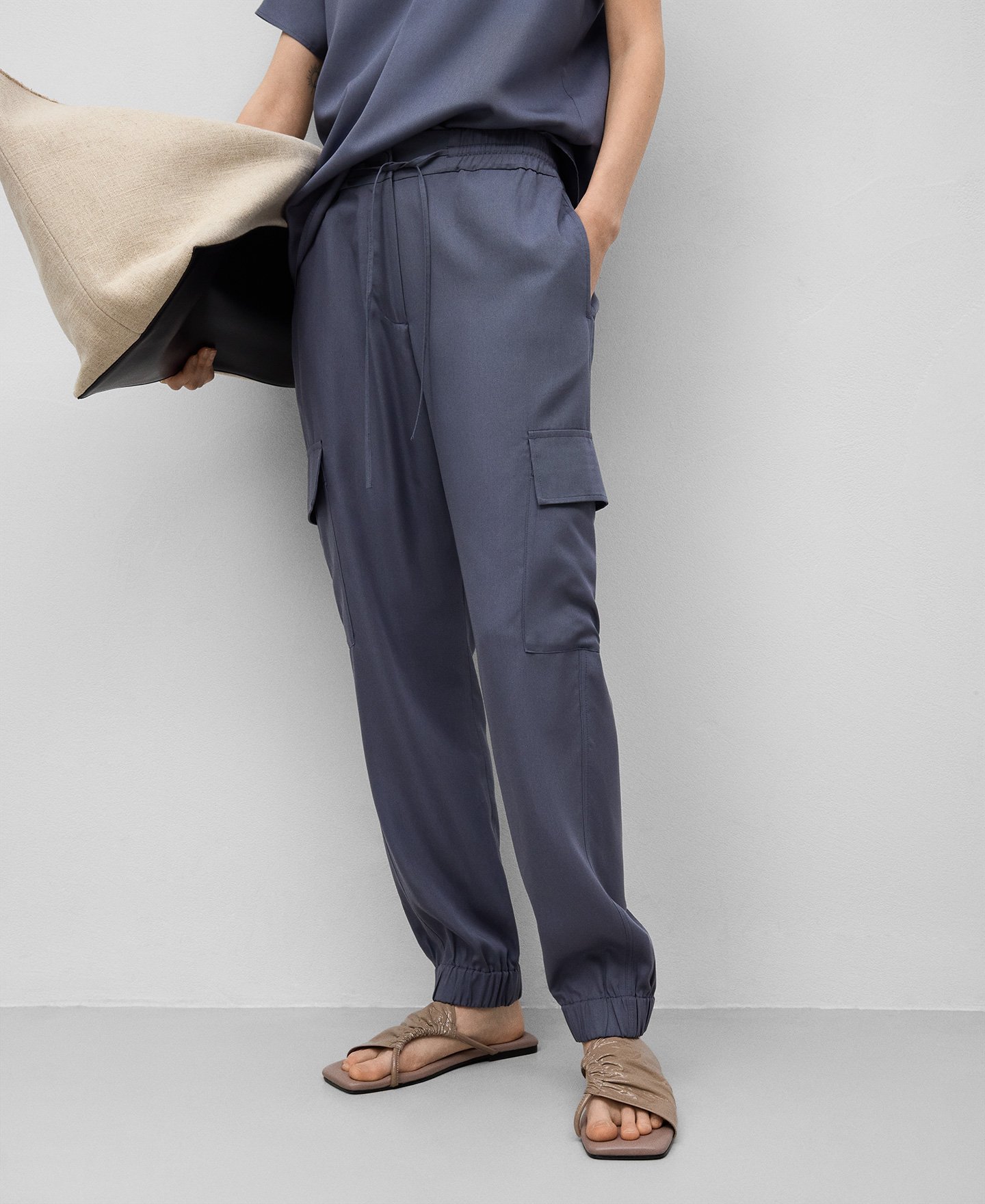 Pantalón cargo lyocell responsable mujer image number 0