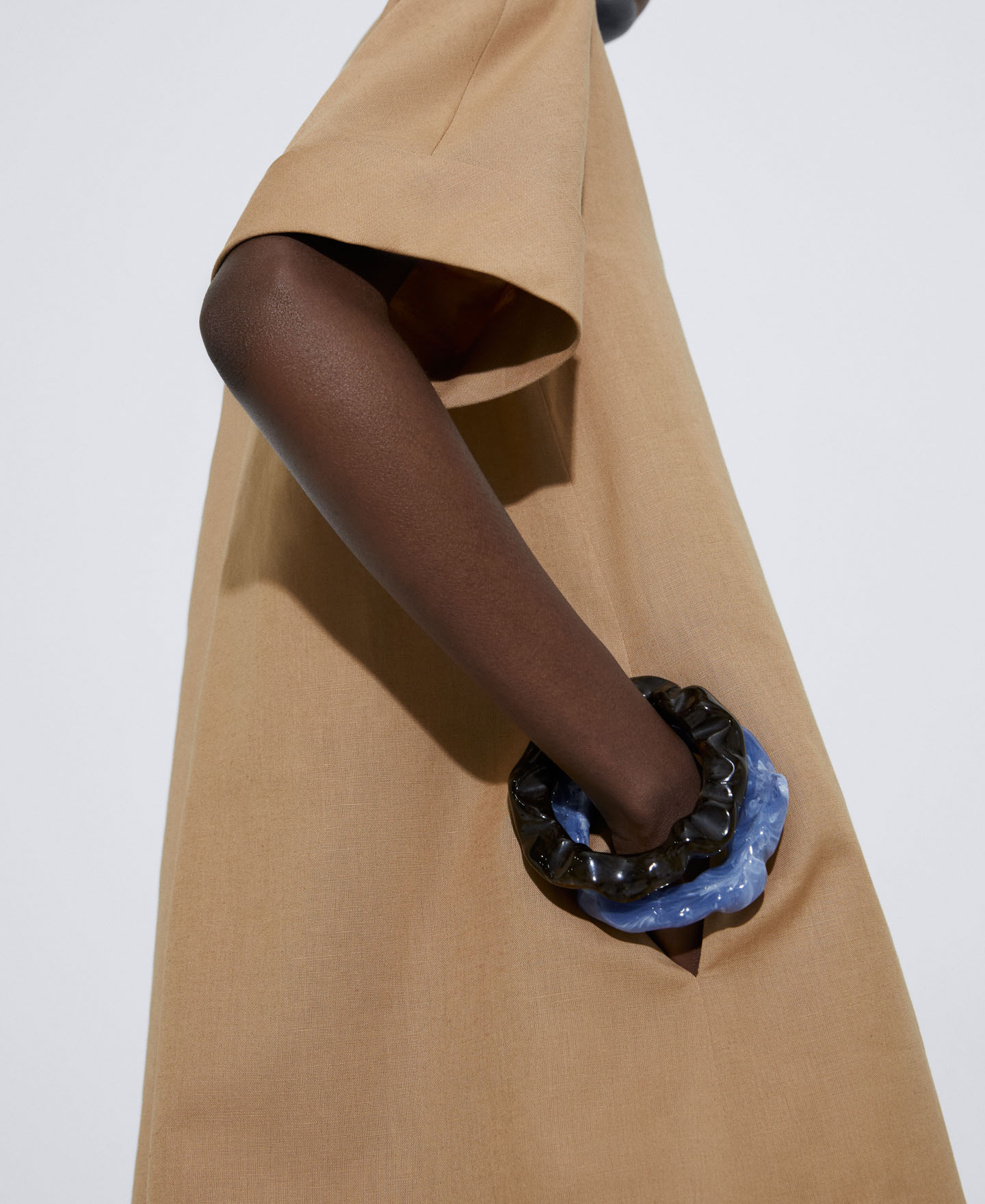 Volumetric resin bracelet image number 3