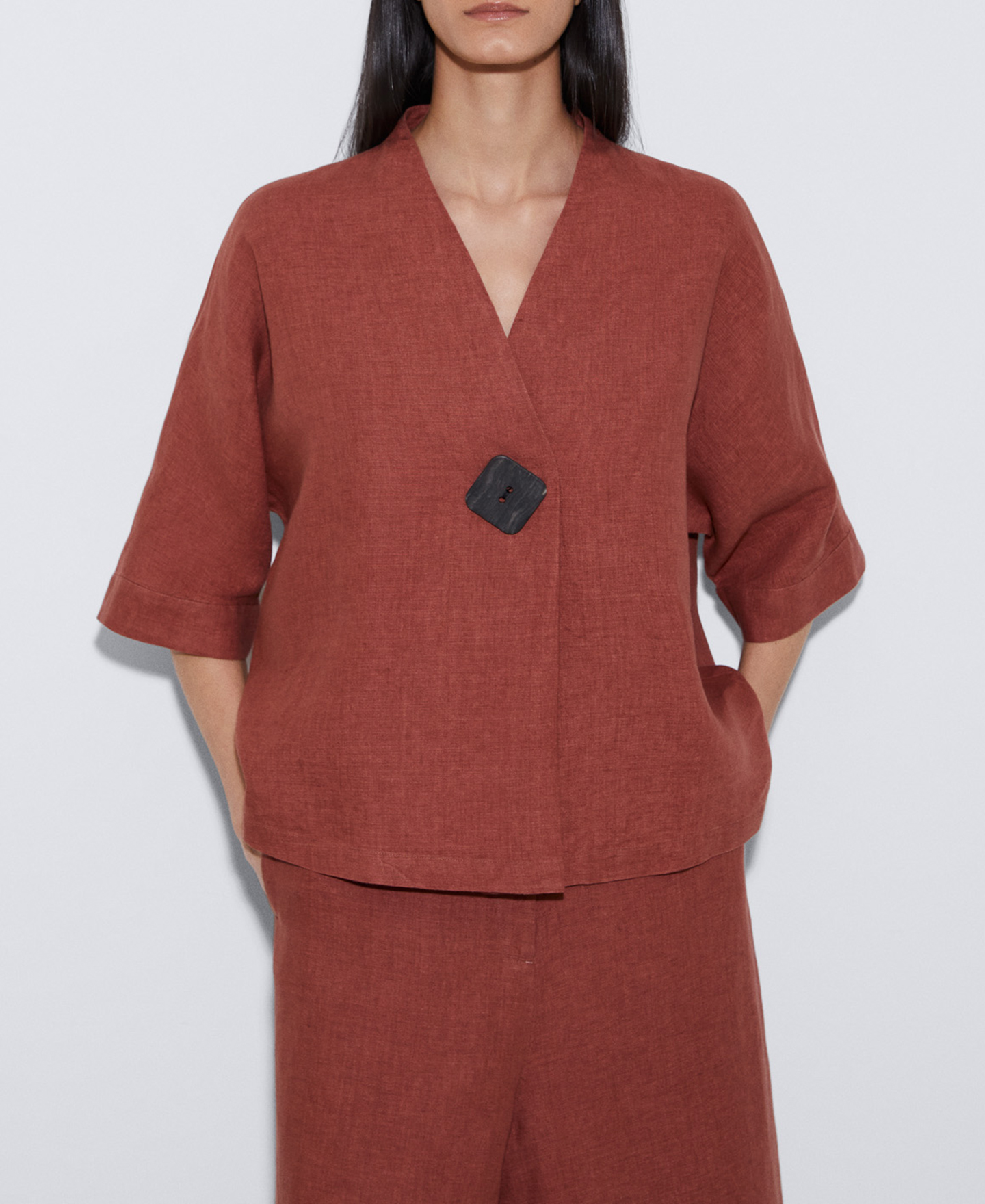 European responsible linen shirt image number 0