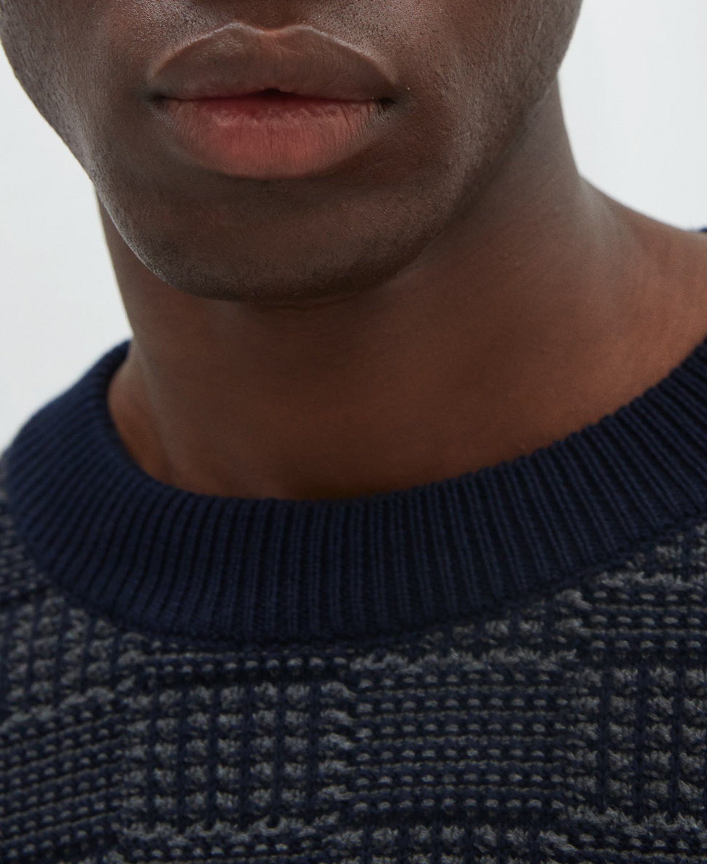 Cotton plaid structure sweater image number 3
