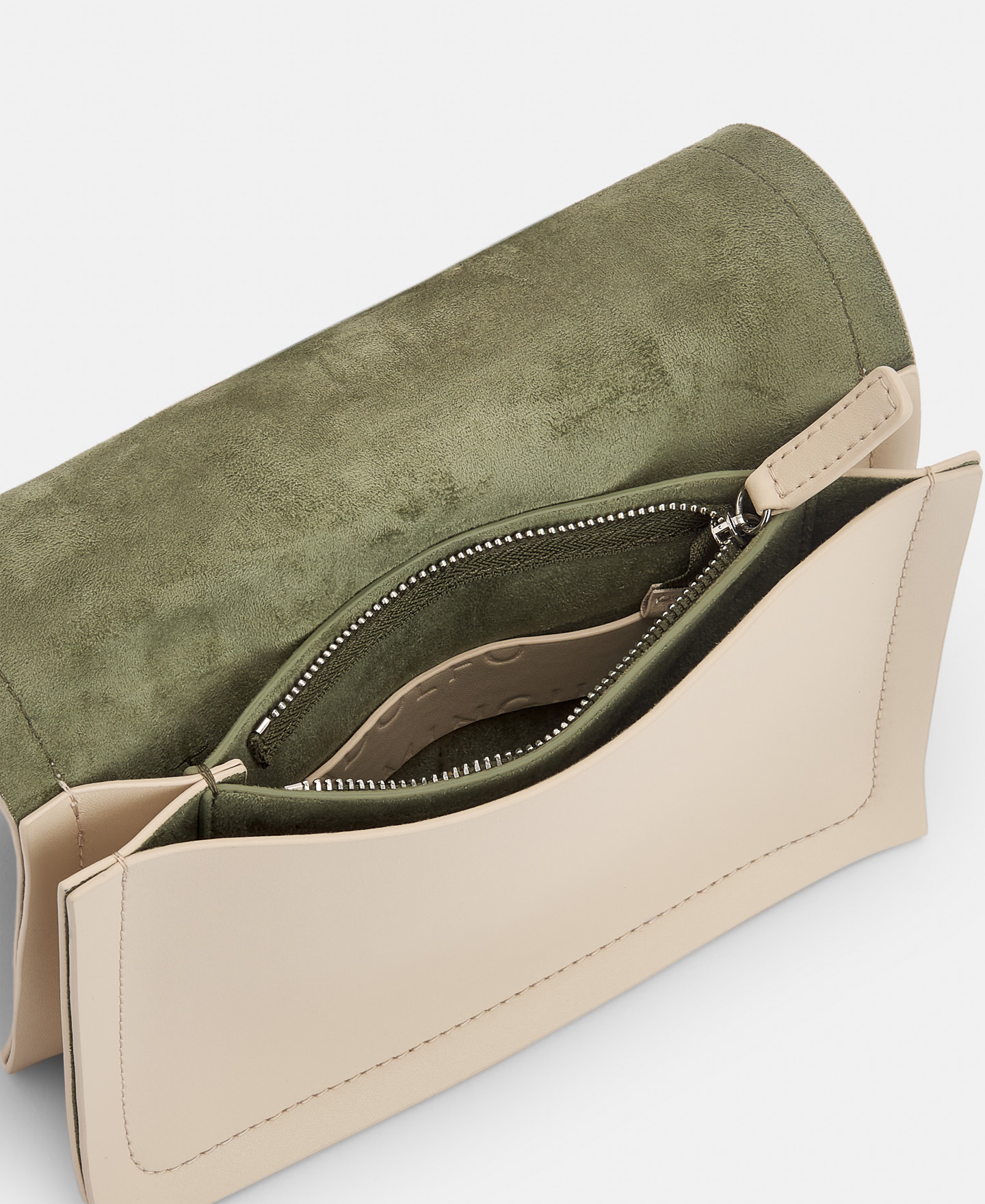 Shoulder bag in responsible vachetta image number 2