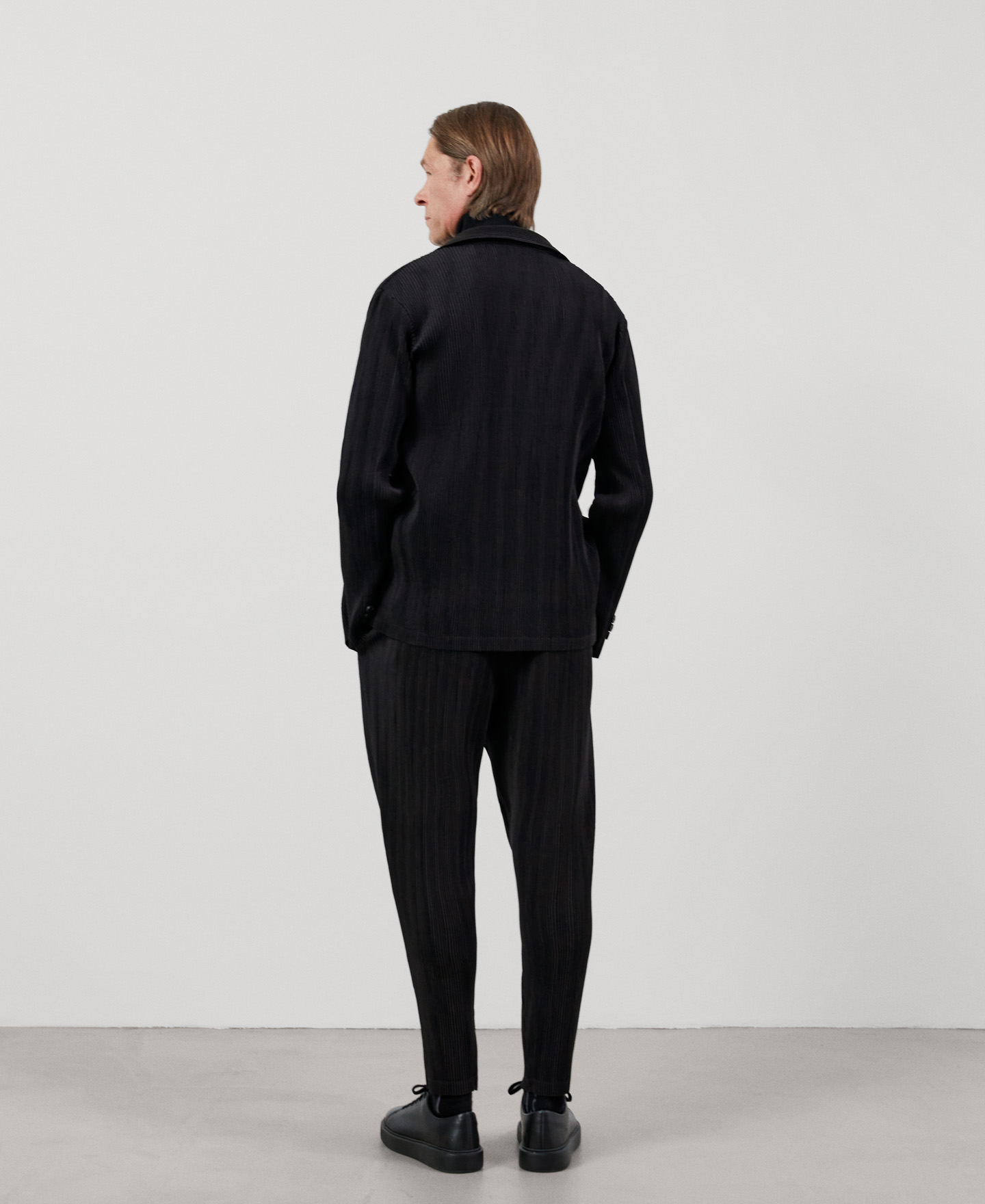 Recycled polyester crinkle blazer image number 2