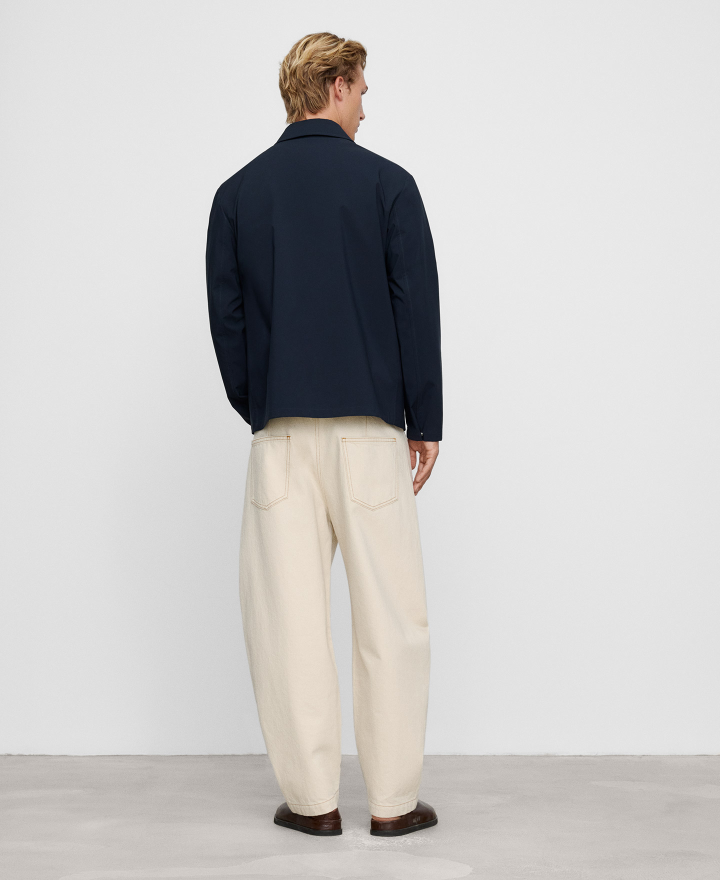 Spread collar technical jacket image number 2