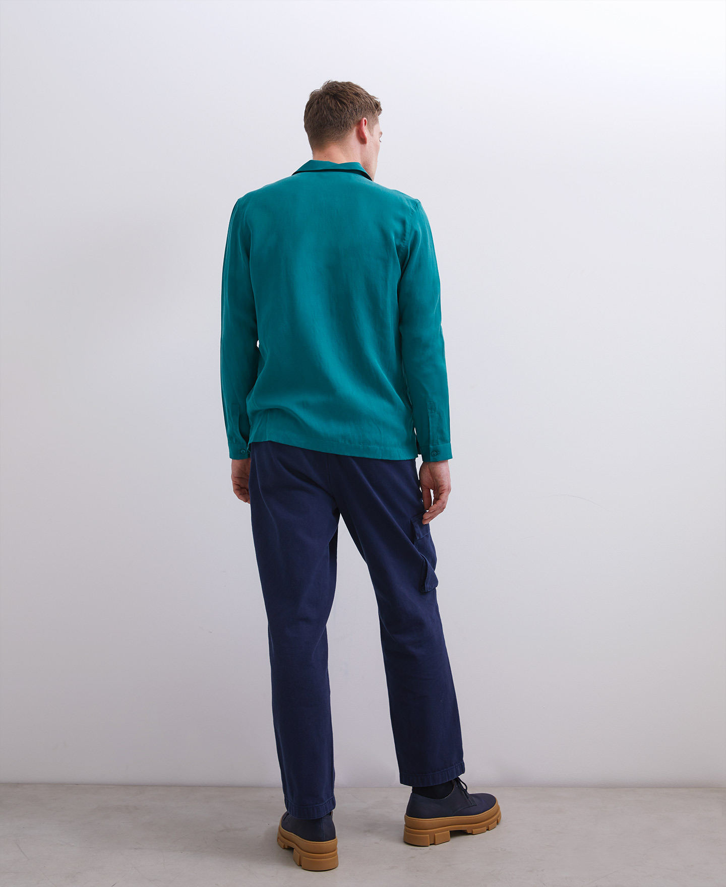 Lyocell and linen bowling collar shirt image number 1