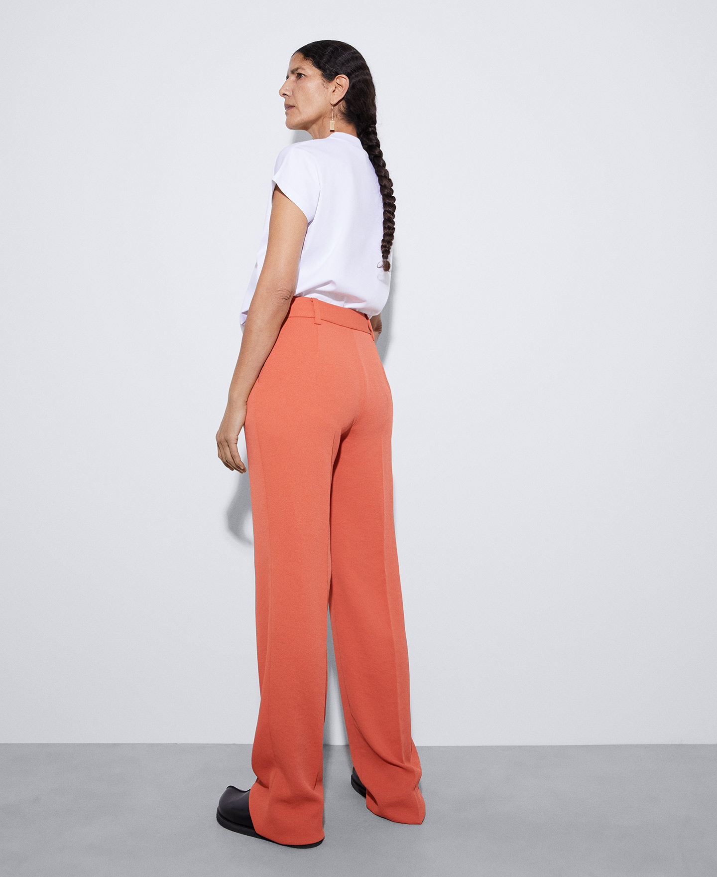 Straight trousers with darts image number 2