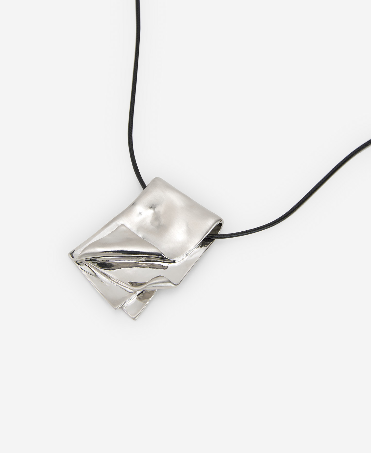 Pendentif tissus pliés en zinc image number 1