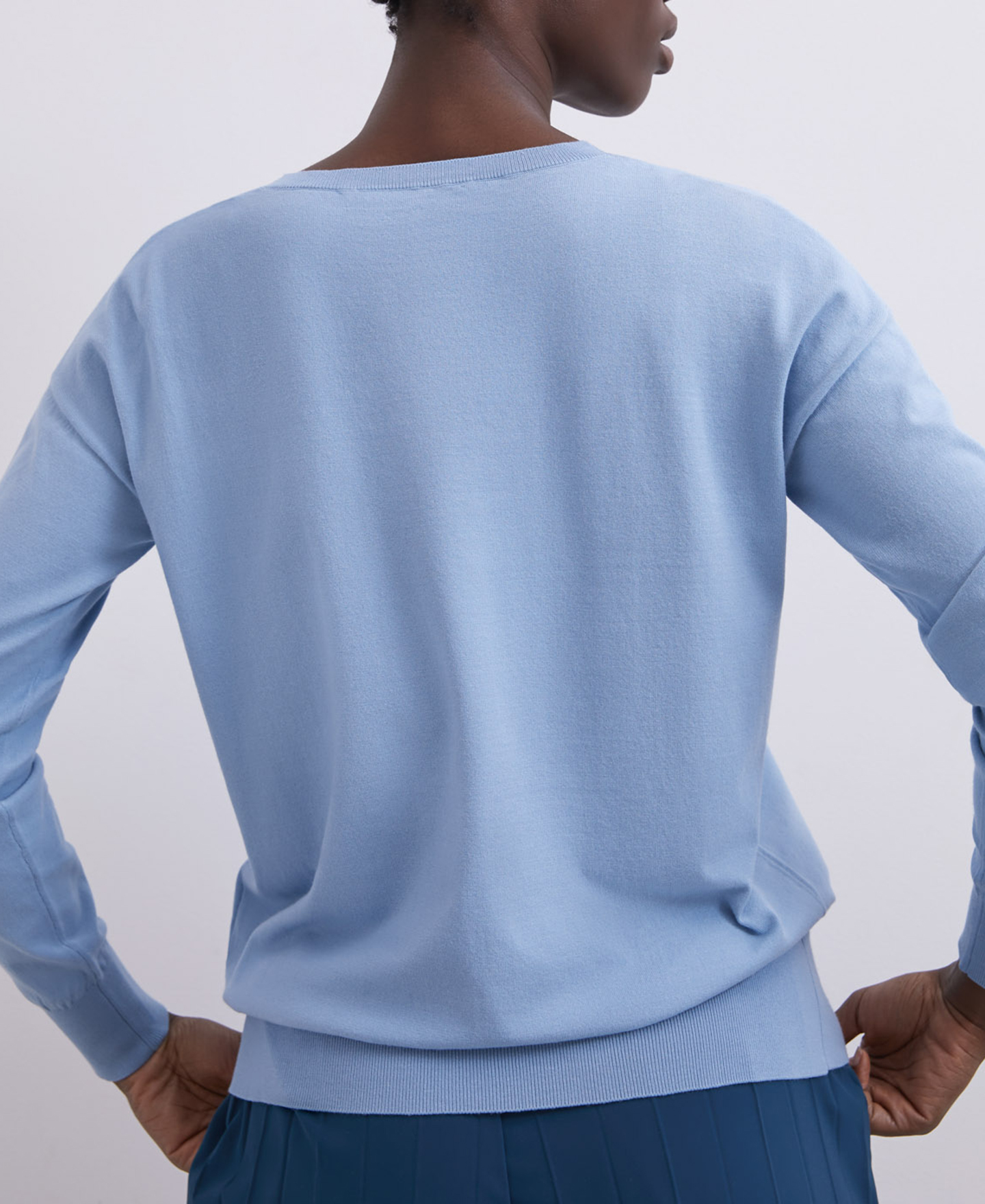 Oval neckline sweater image number 1