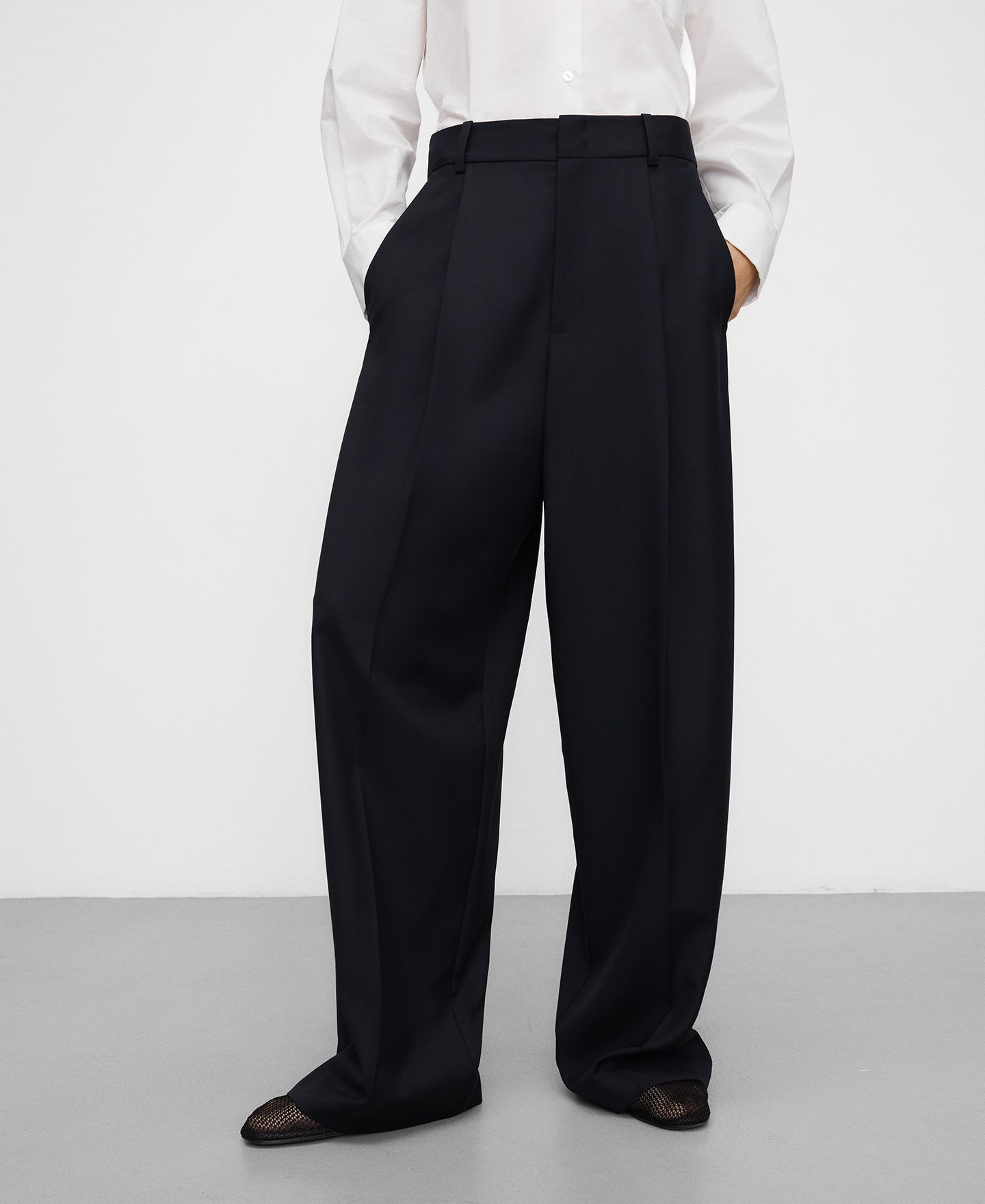 Pleated tailored trousers woman image number 0