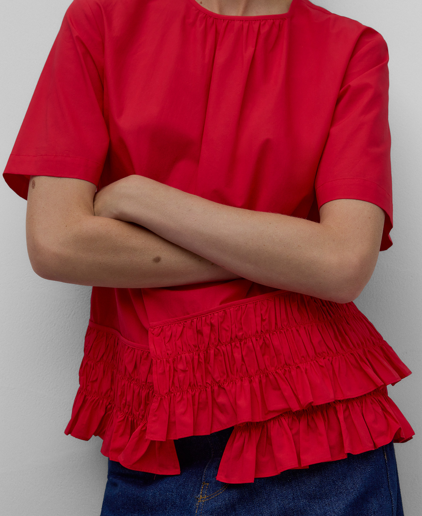 Red ruffle blouse woman image number 3