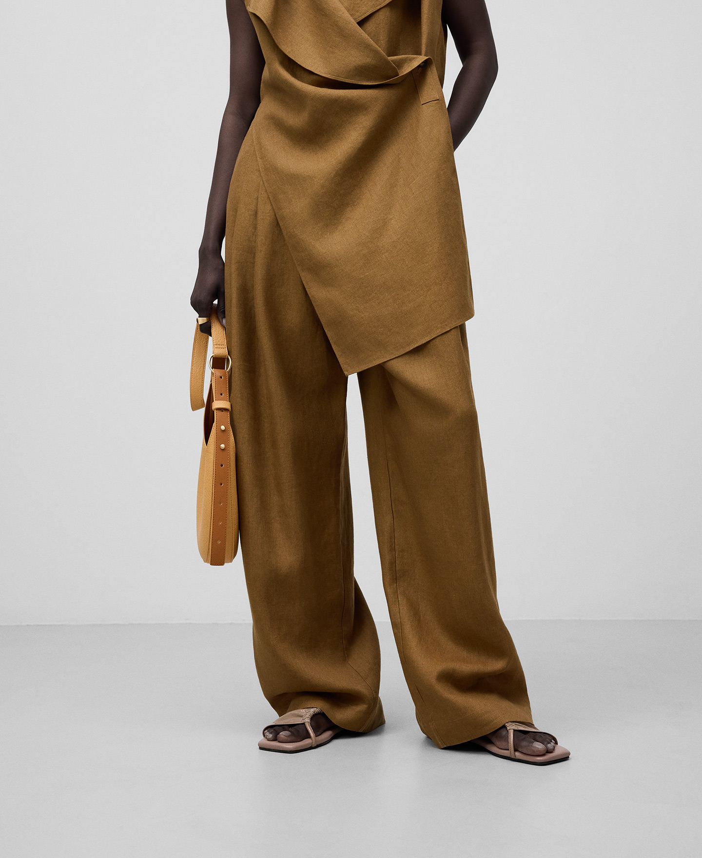Pleated hemp pants woman image number 0