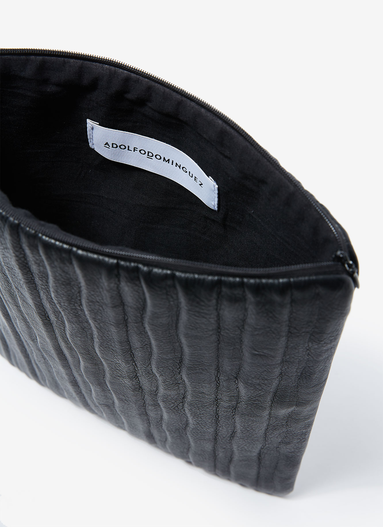 Document holder with crinkle finish image number 2