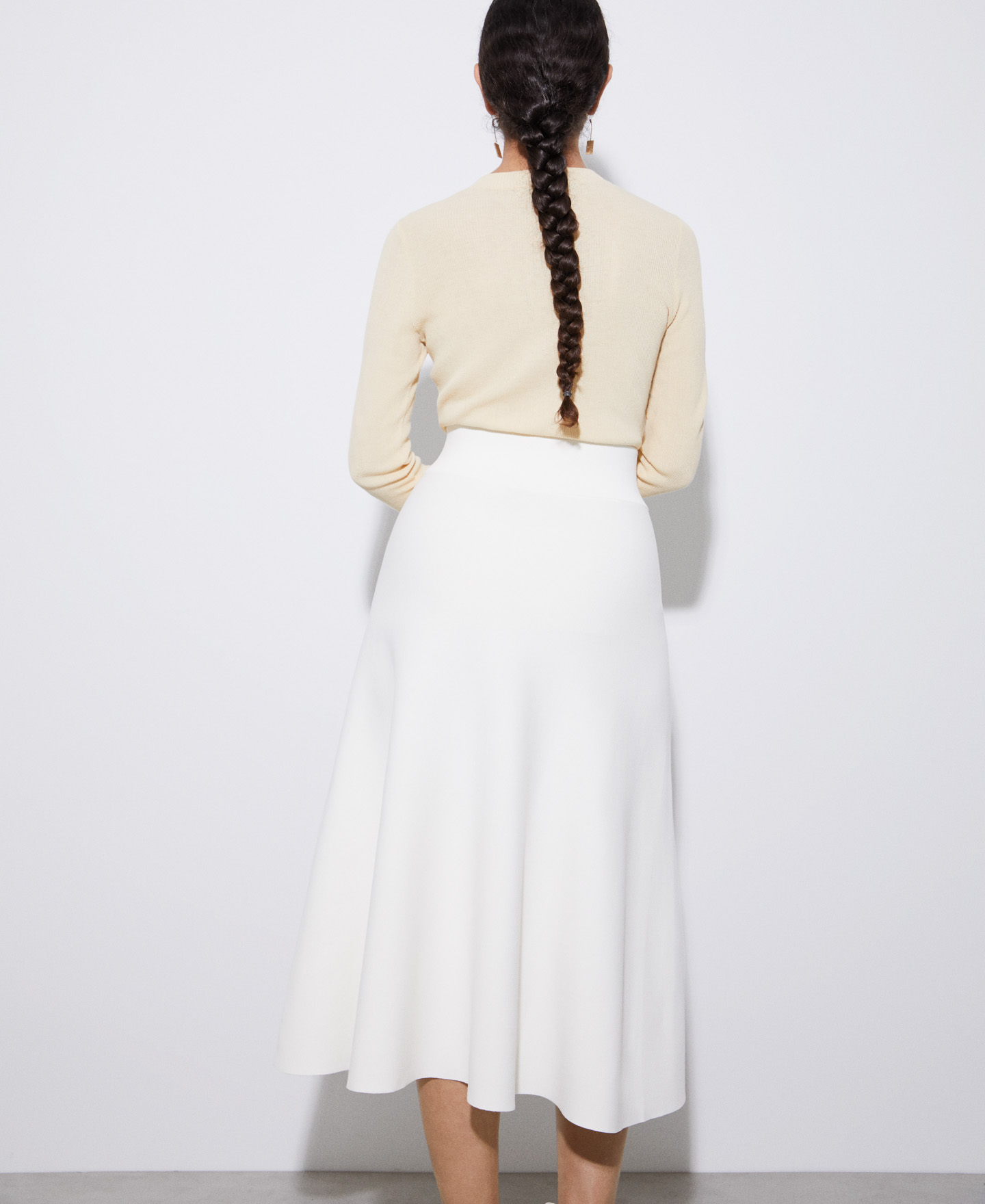 Double-fronted slim-fit garment image number 2