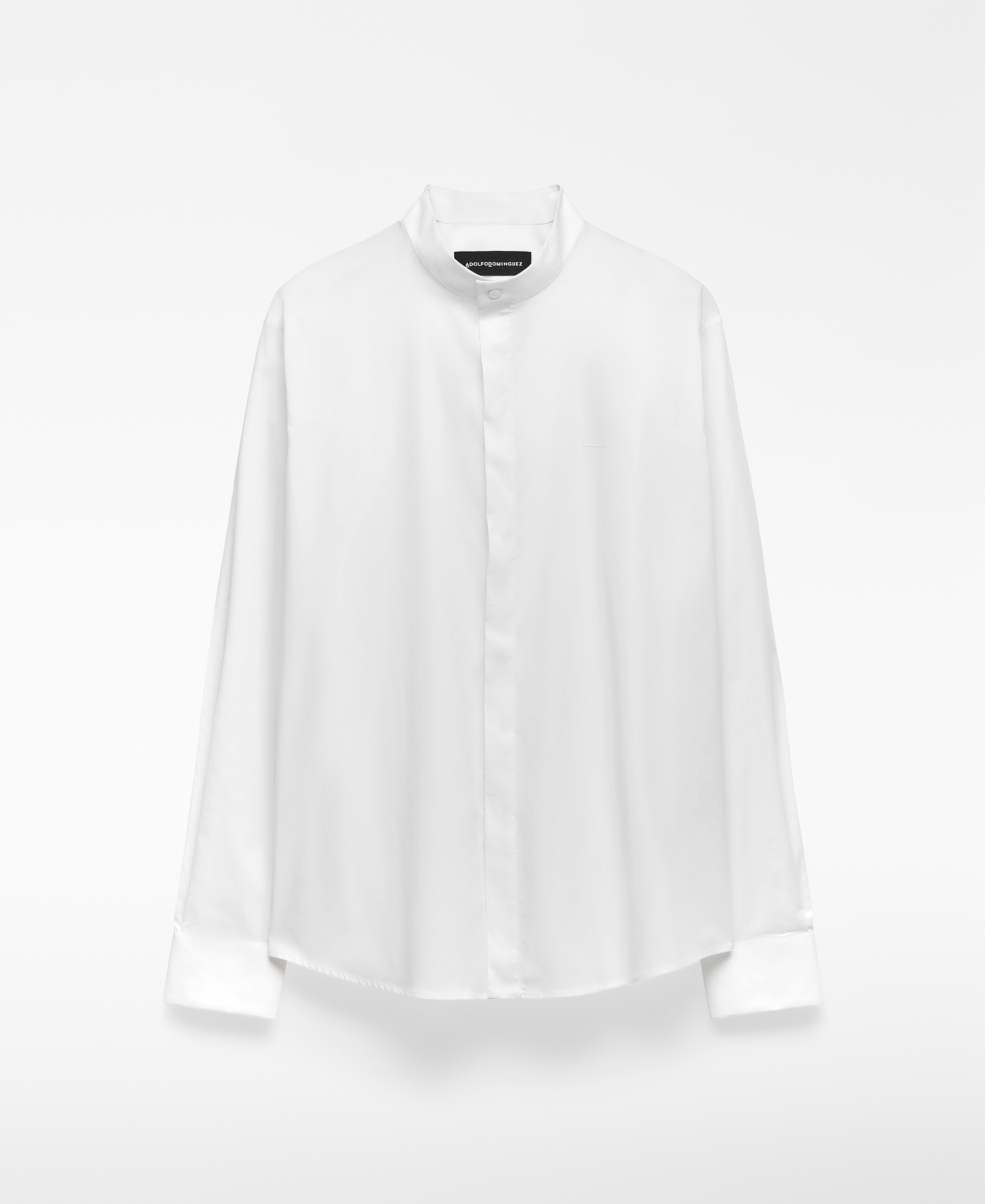 Camisa regular fit cuello mao hombre image number 0
