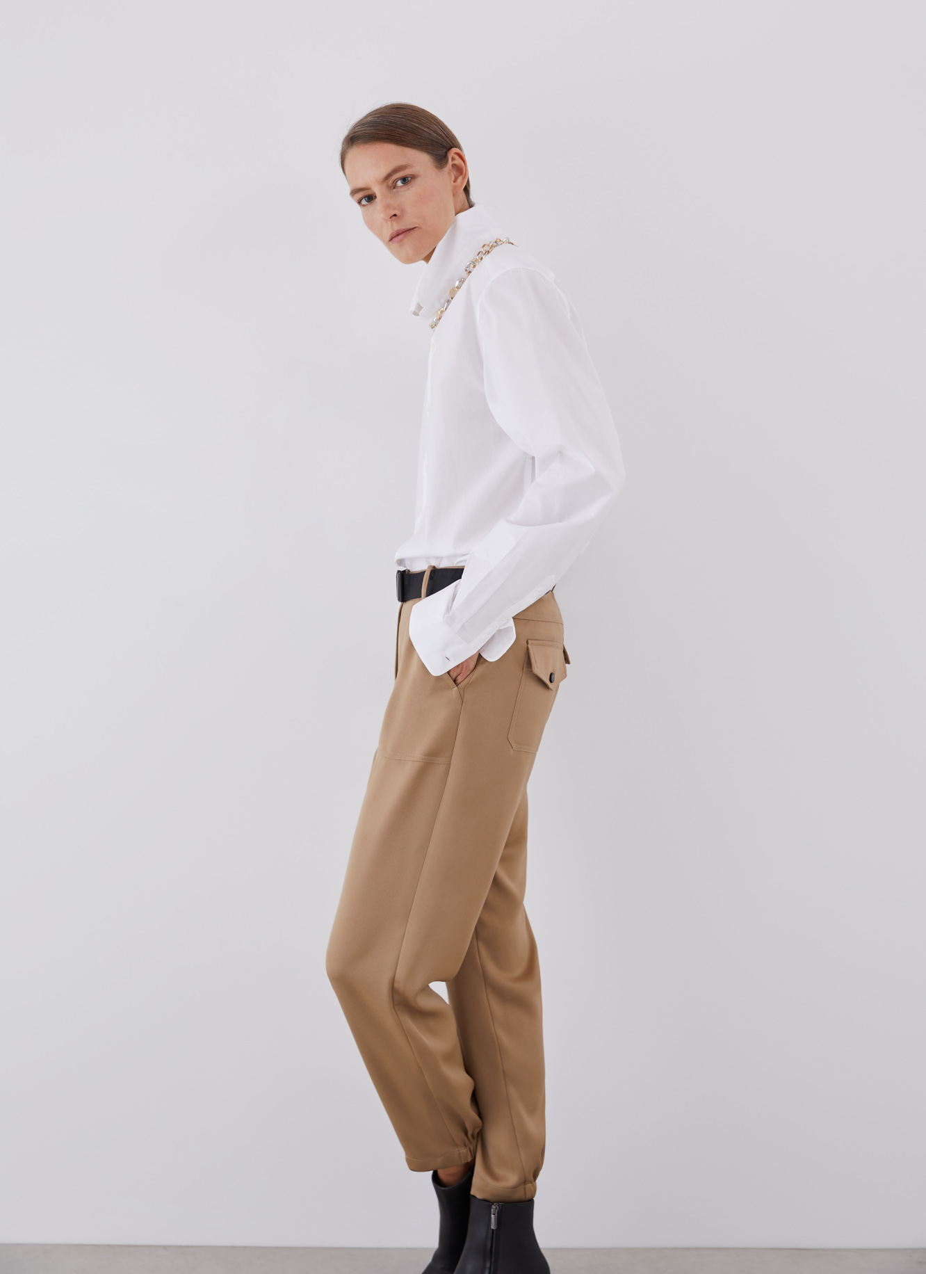 Cargo style trousers with elastic ankle image number 3
