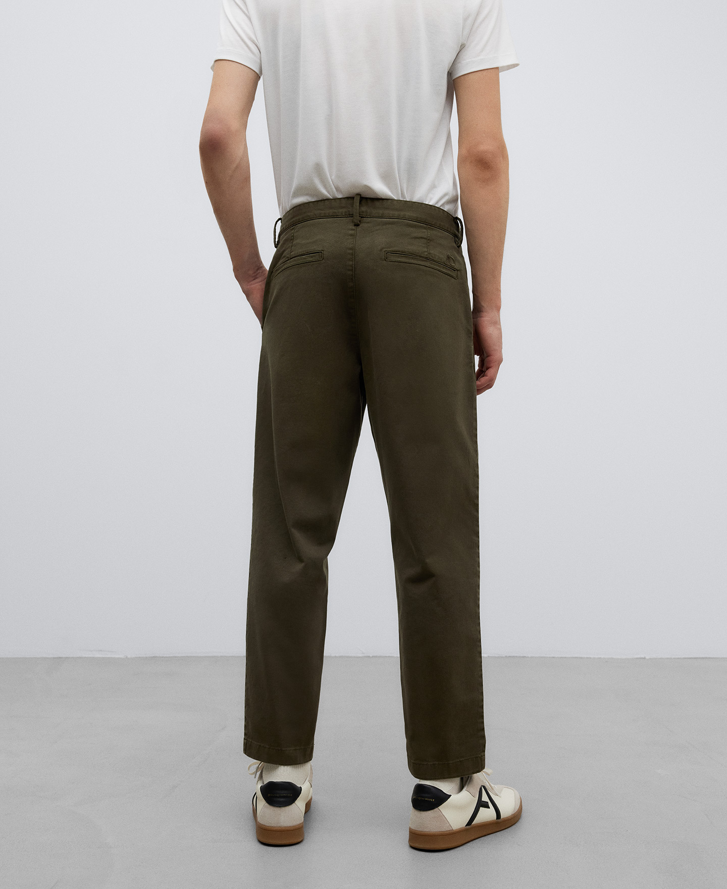 Pantalón chino sarga algodón hombre image number 2