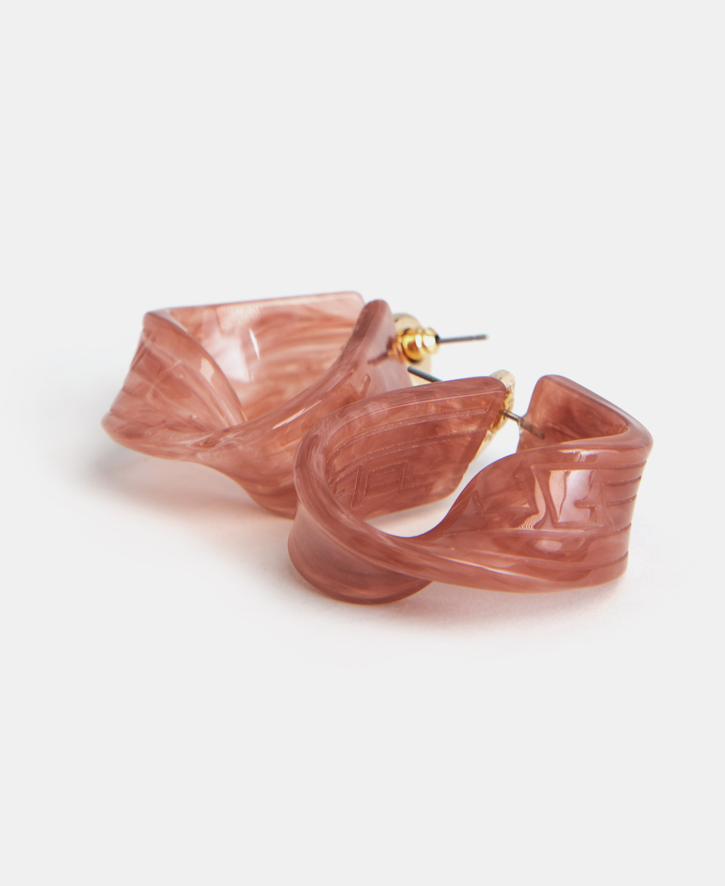 Resin labyrinth motif earrings image number 1