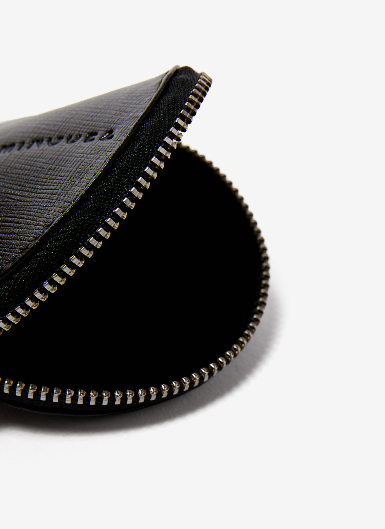 Saffiano leather rounded coin holder image number 1
