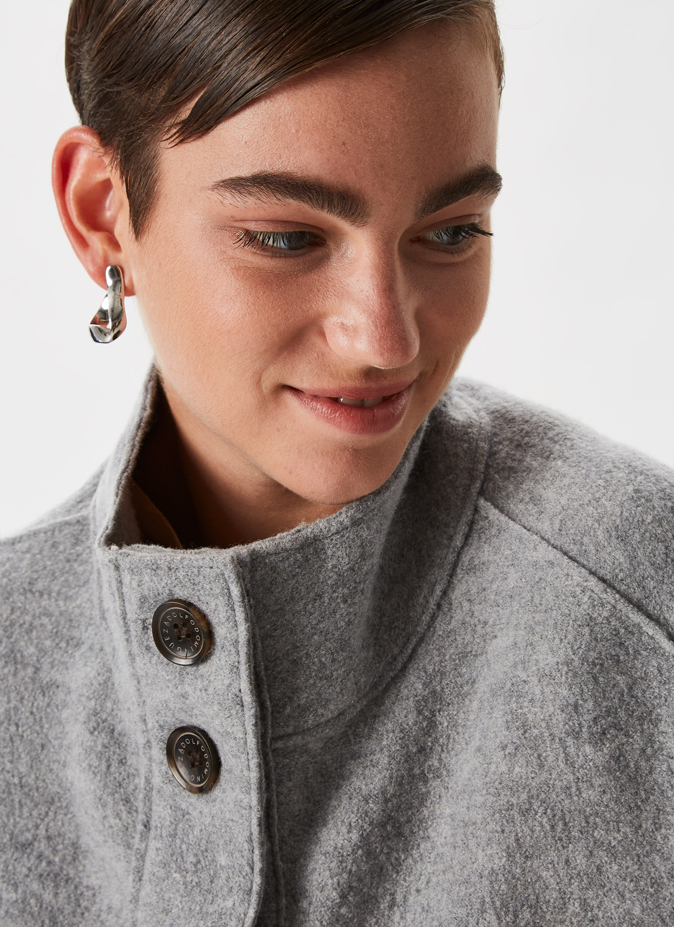 Pendientes de metal circular torneado image number 0