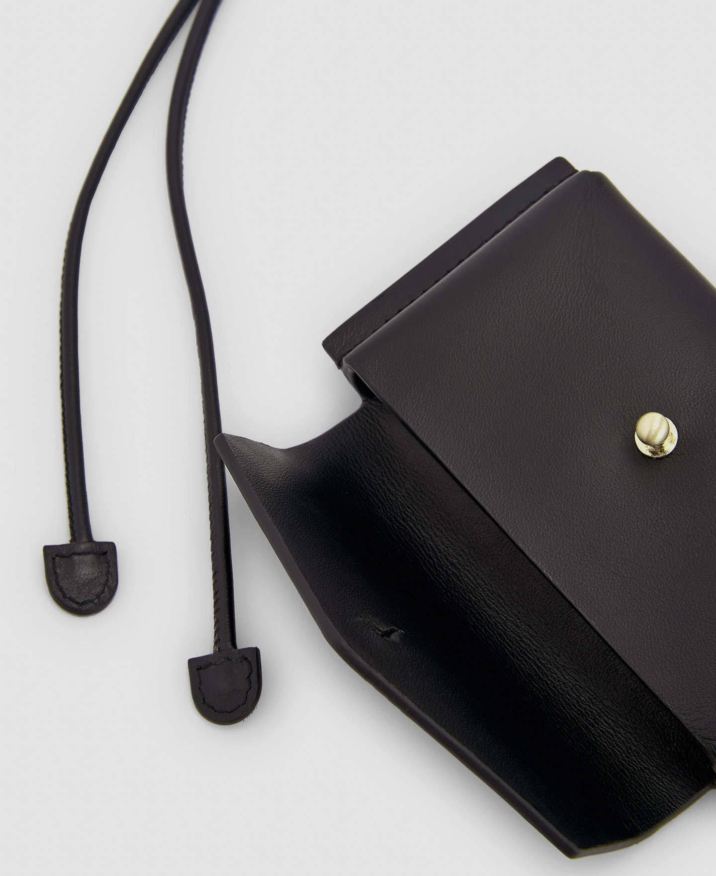 Adjustable vachetta lace-up card holder image number 2