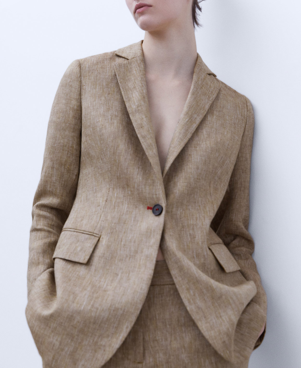 Blazer estructurado en lino europeo image number 0