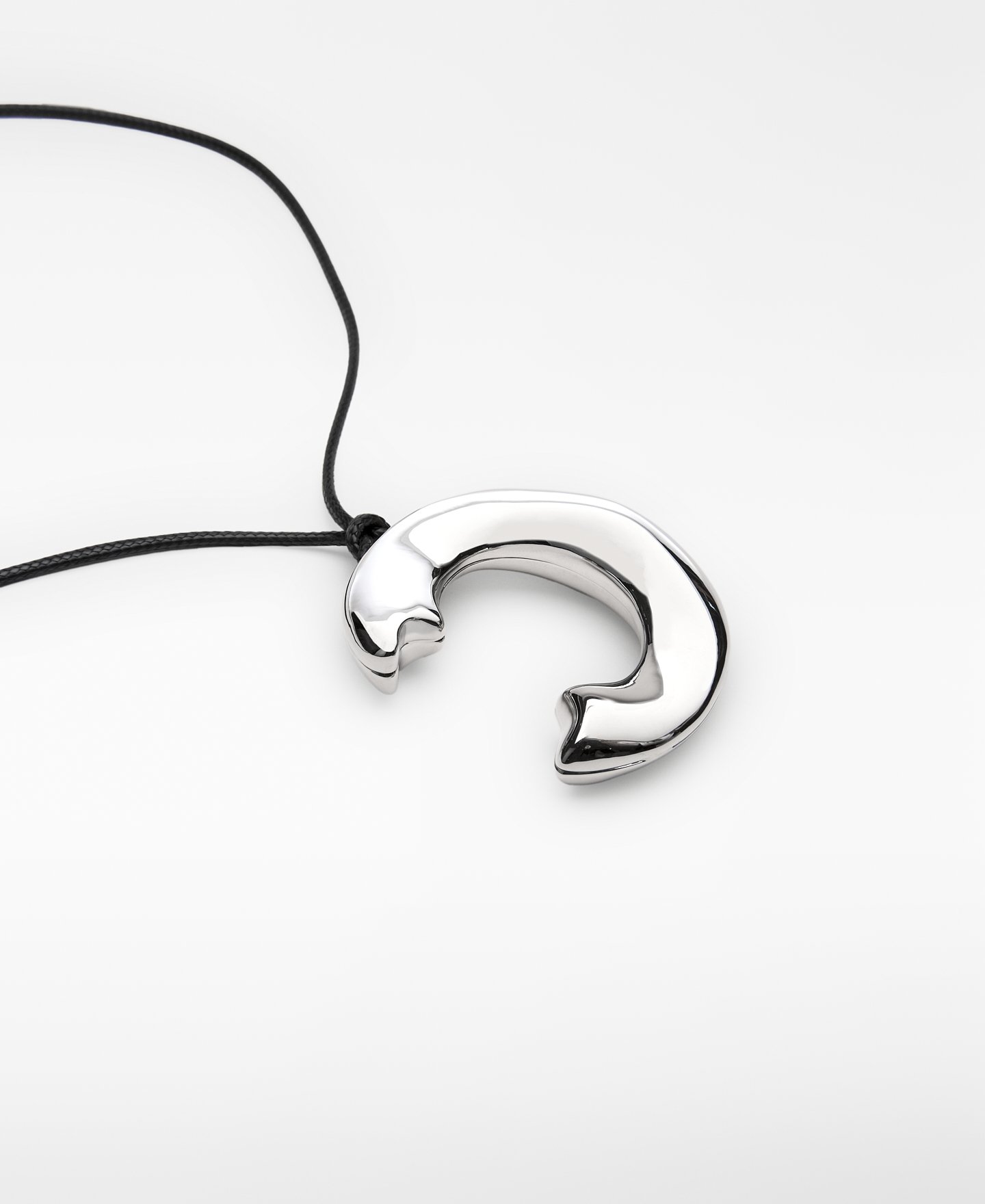 Collar pieza metálica irregular mujer image number 1