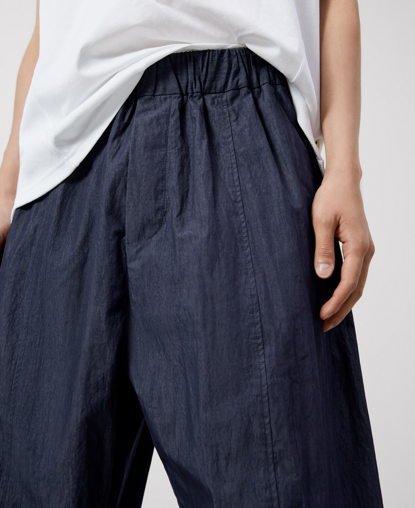 Jogging creased effect trousers image number 3