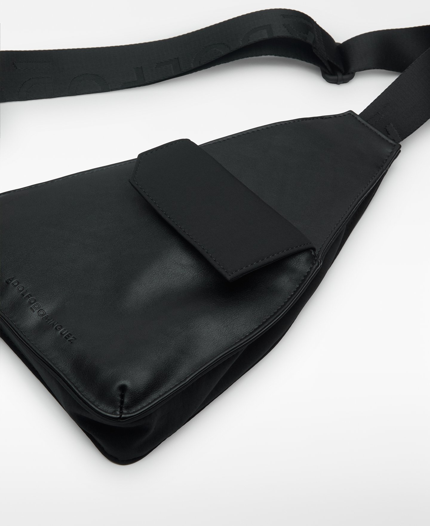 Crossbody aus Kunstleder schwarz für Herren image number 2
