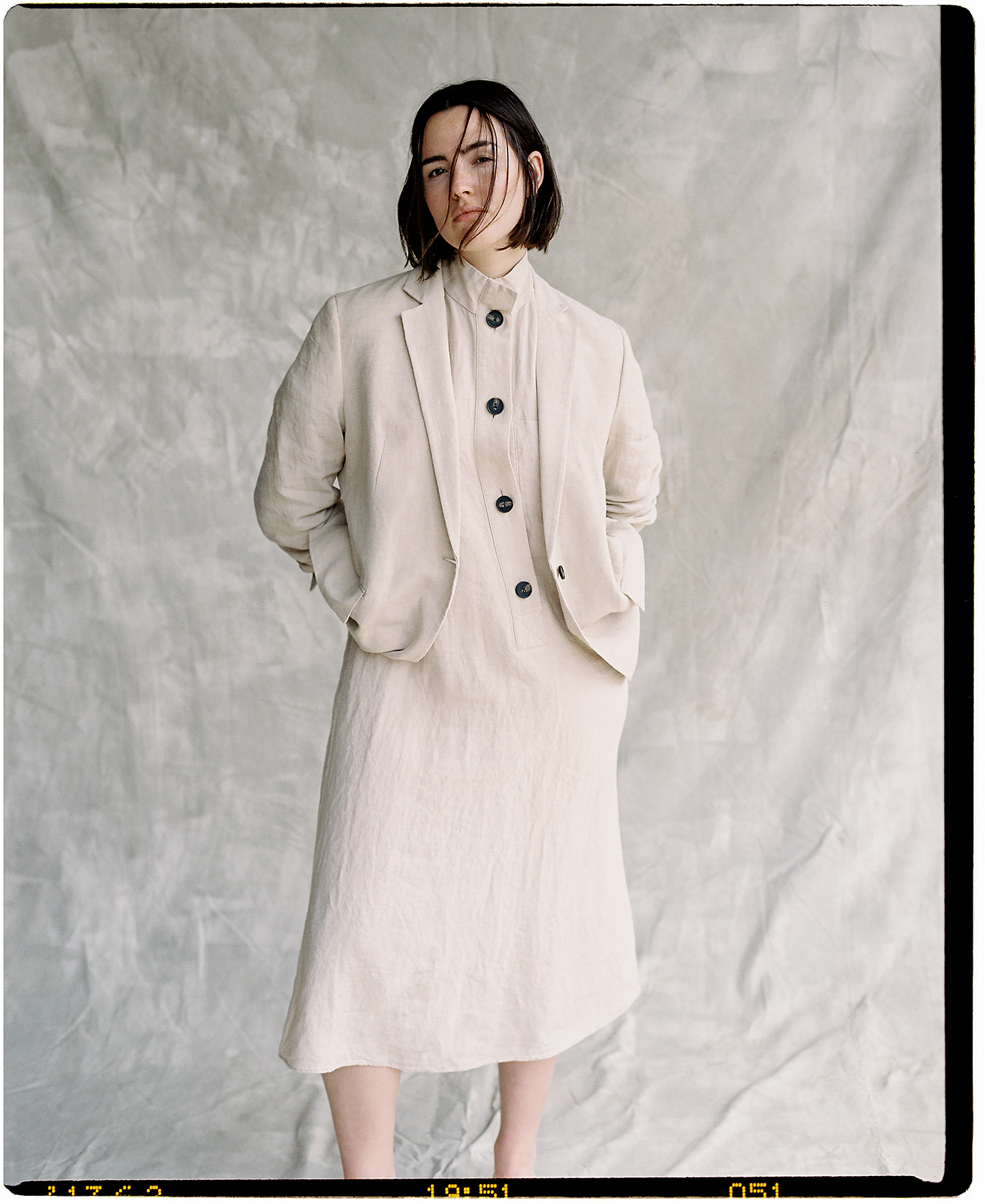Vestido midi en lino natural europeo image number 3
