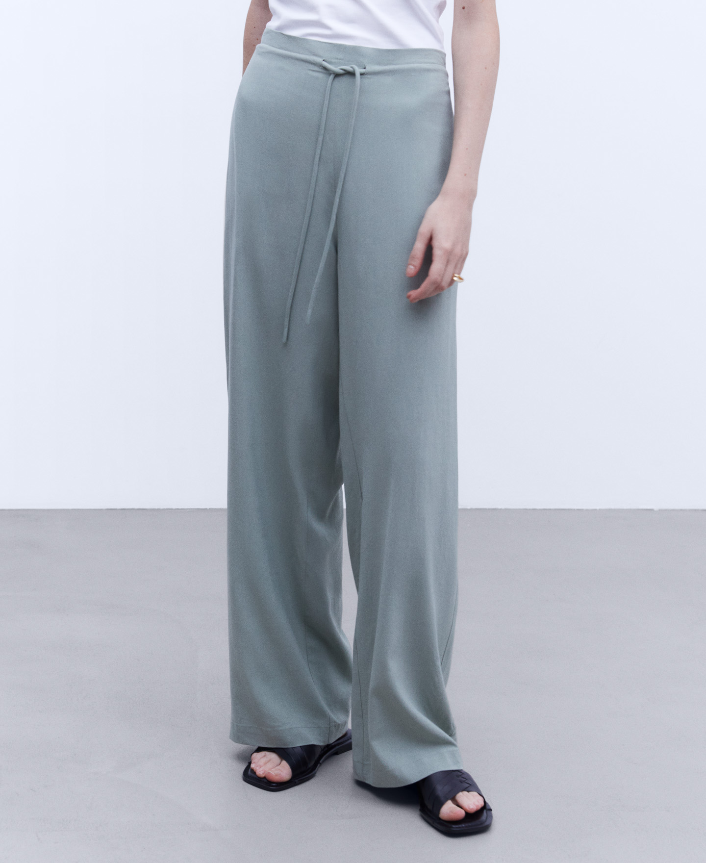 Straight cut fluid jogger image number 0