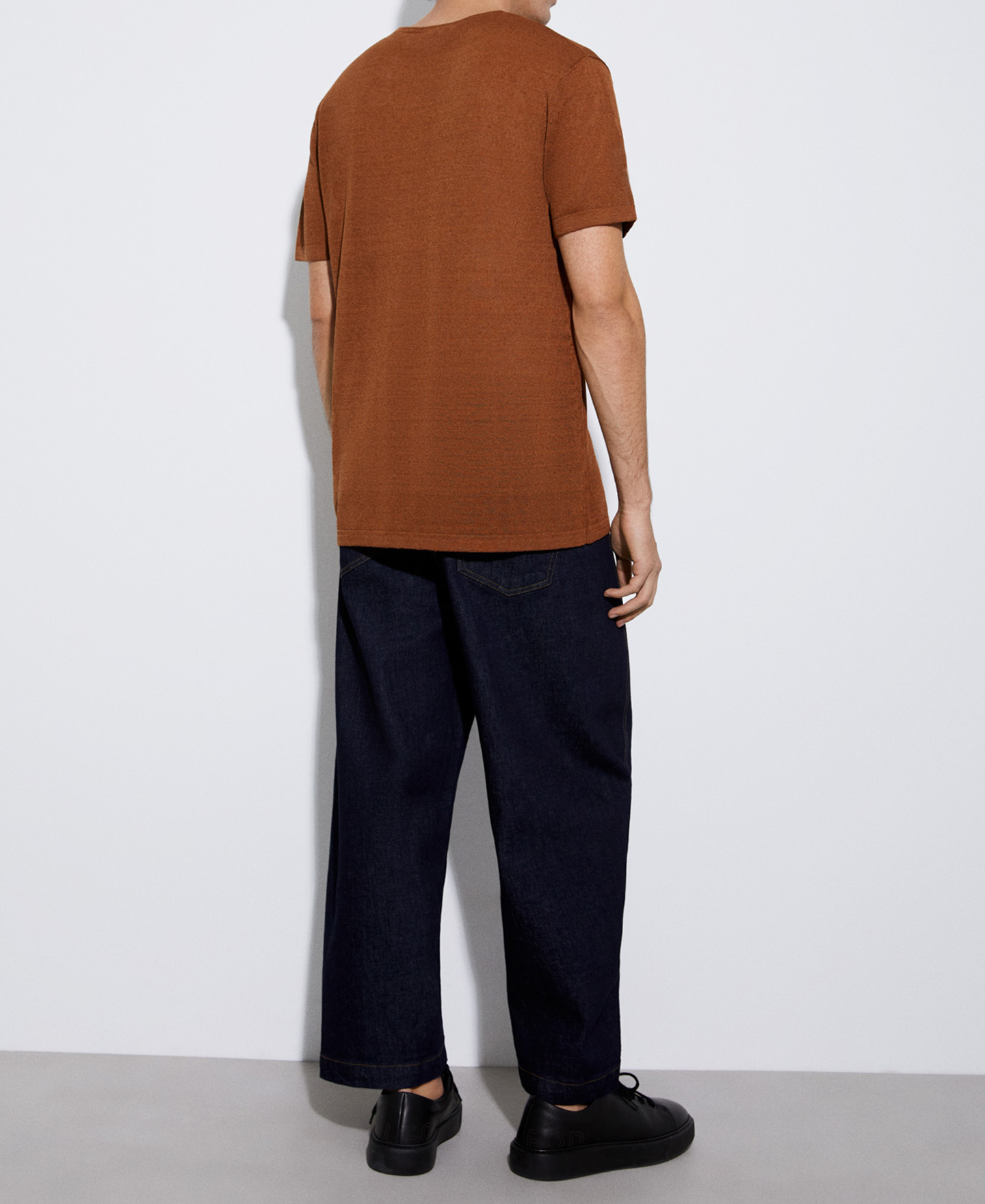 Linen and nylon crew neck t-shirt image number 2