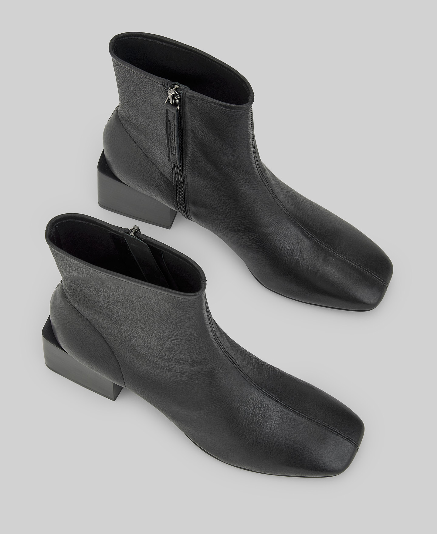 Black leather ankle boot woman image number 1