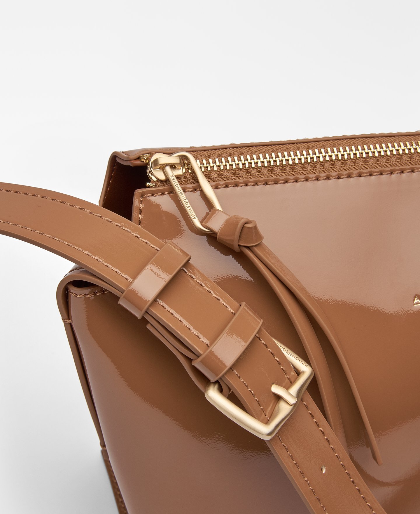 Bandolera mediana Mica textura charol image number 3