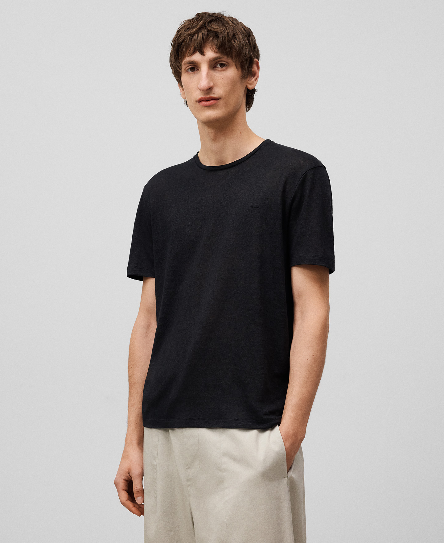 European linen regular fit T-shirt man image number 0