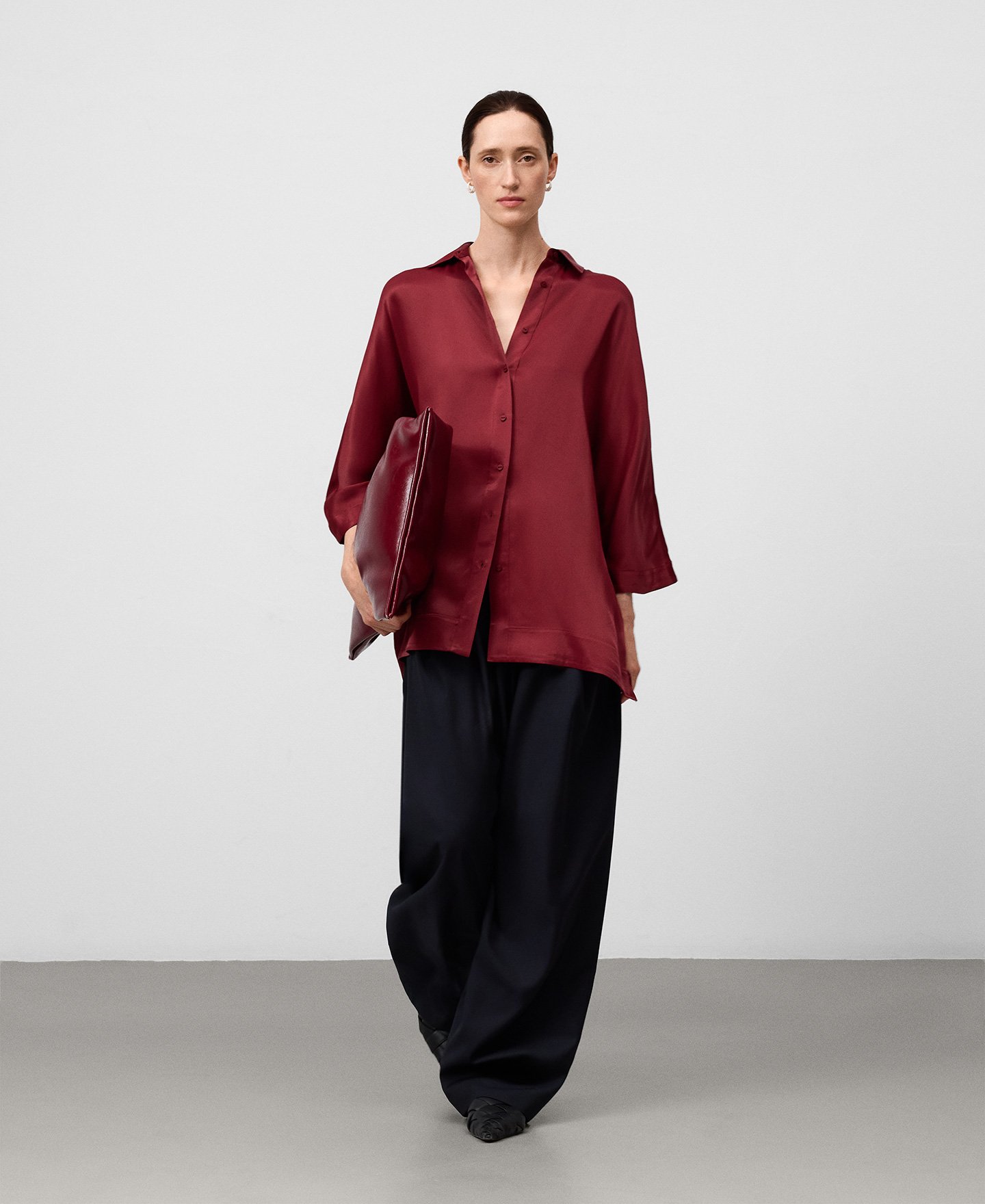 Oversize shirt woman image number 1
