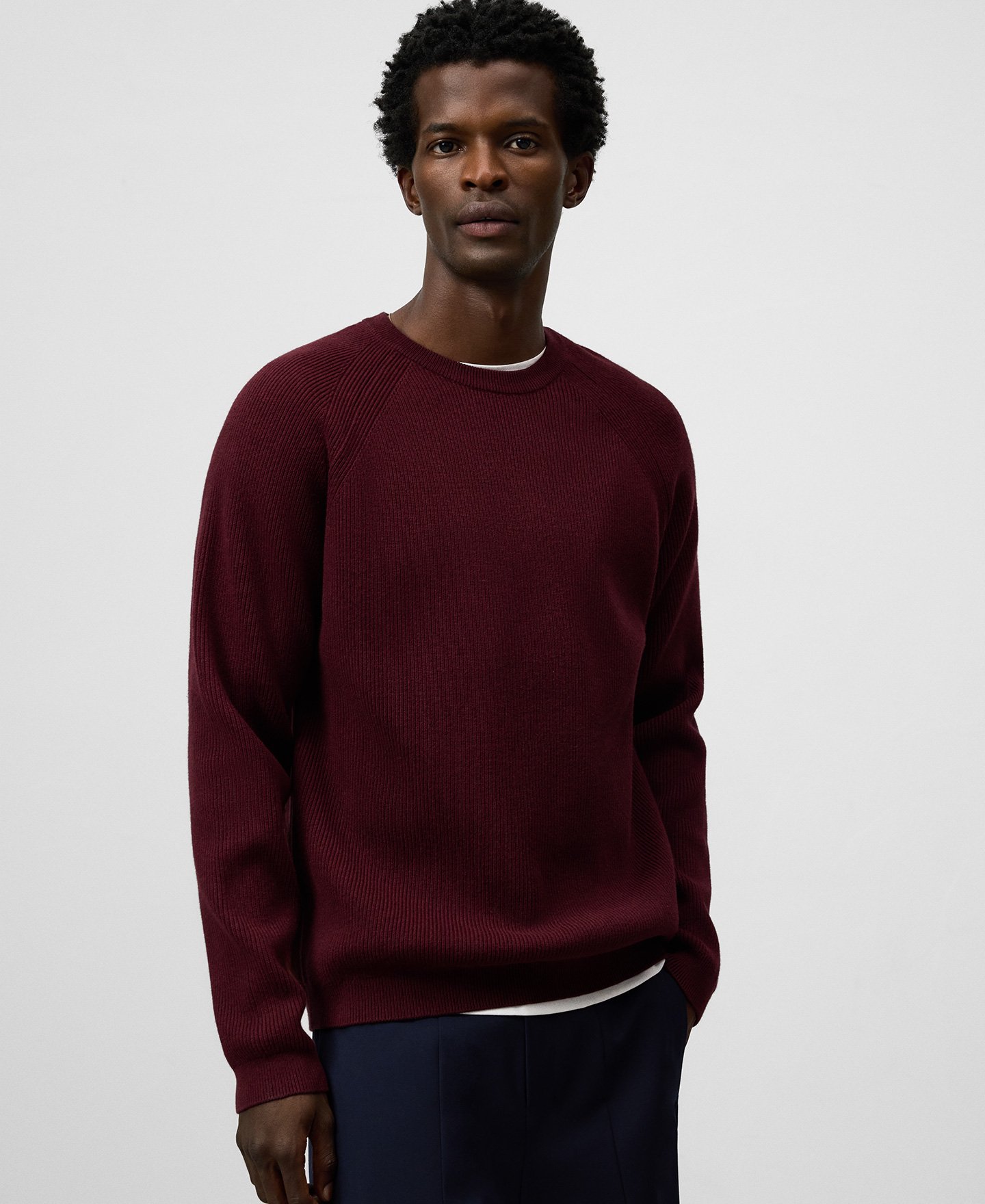 Camisola com gola redonda em malha para homem image number 0