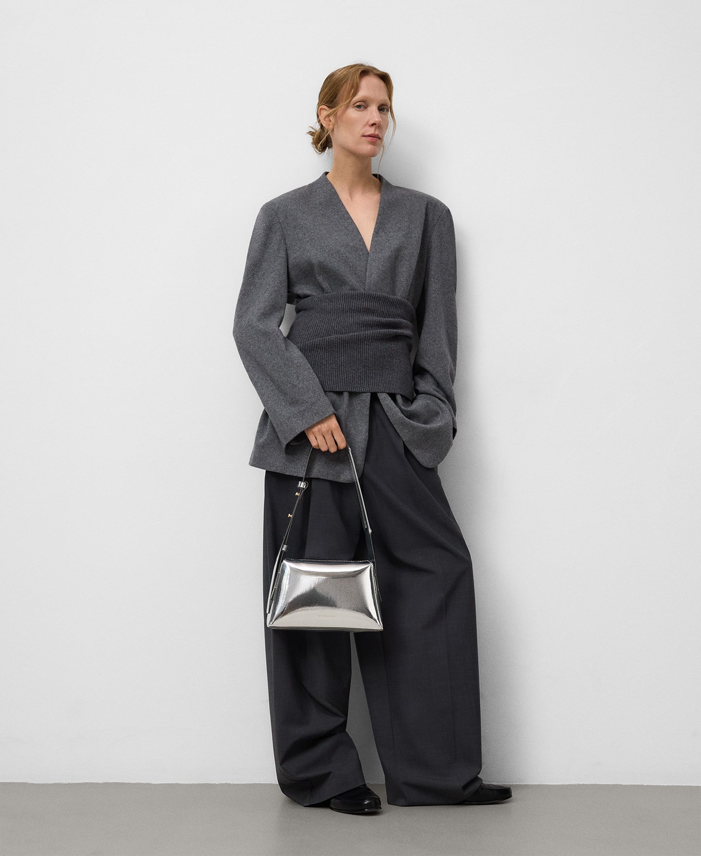 Mica metallic-finish shoulder bag woman image number 4