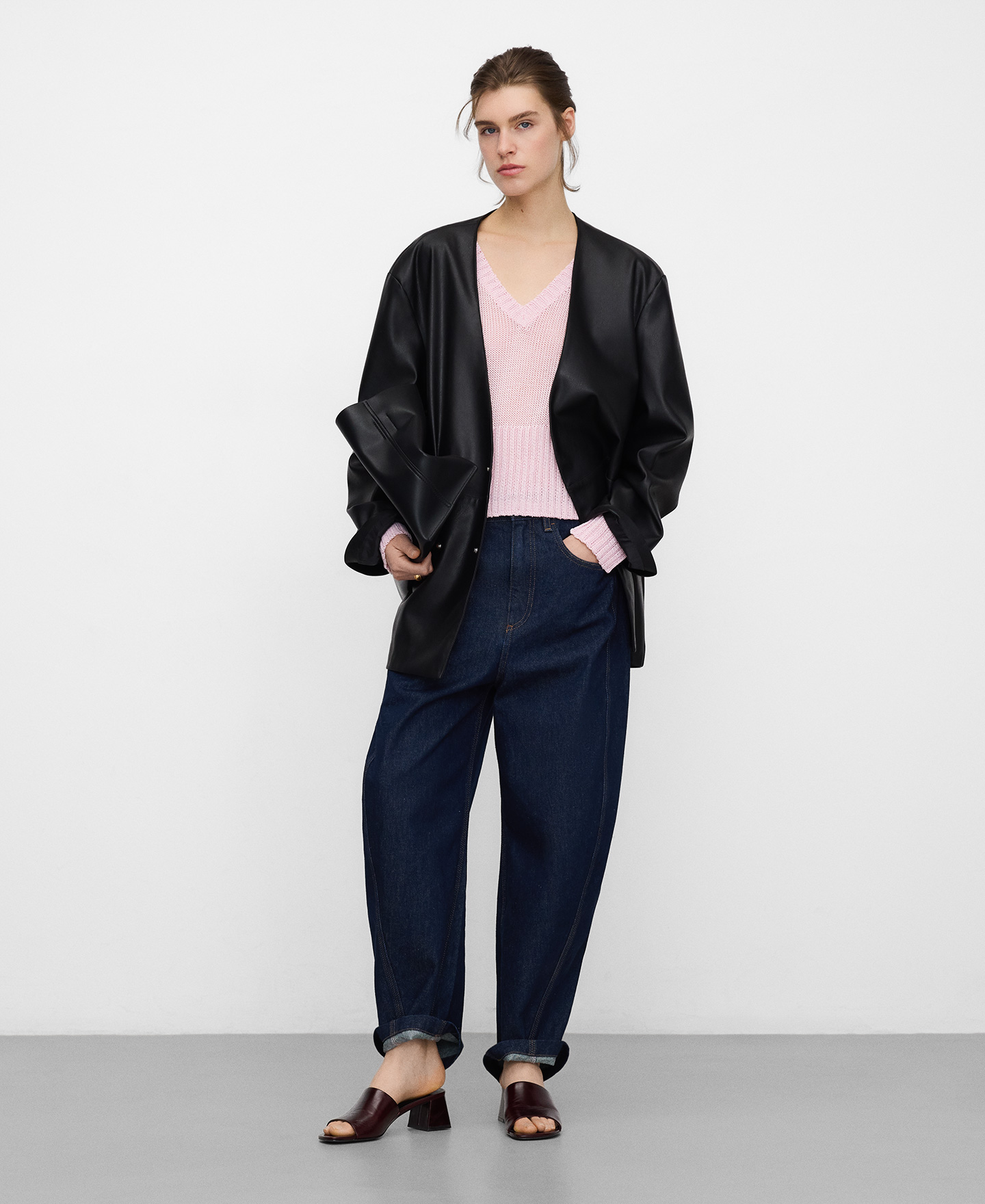 Jersey corto cuello pico punto image number 4