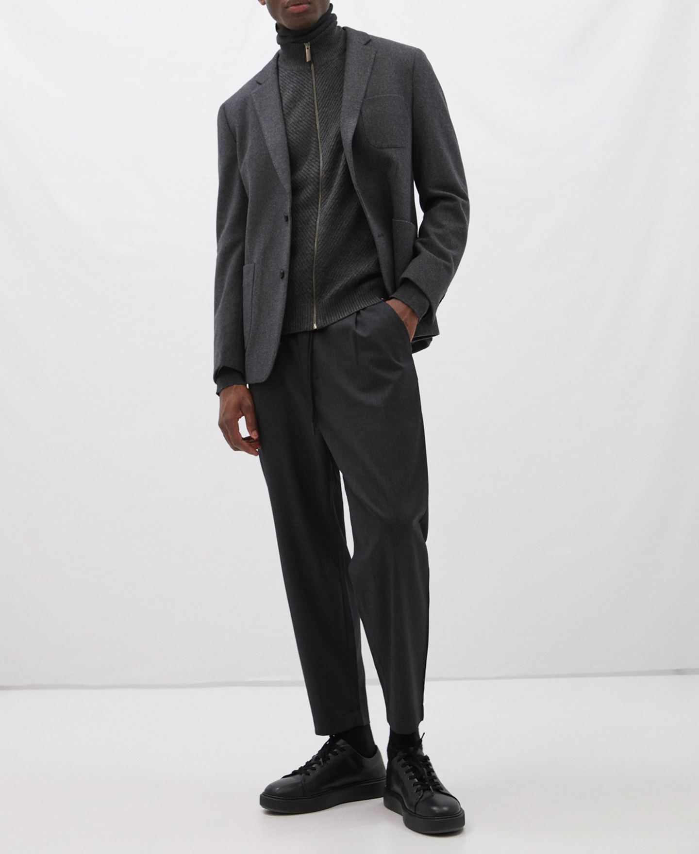 Round neck vest in wool fabric image number 1