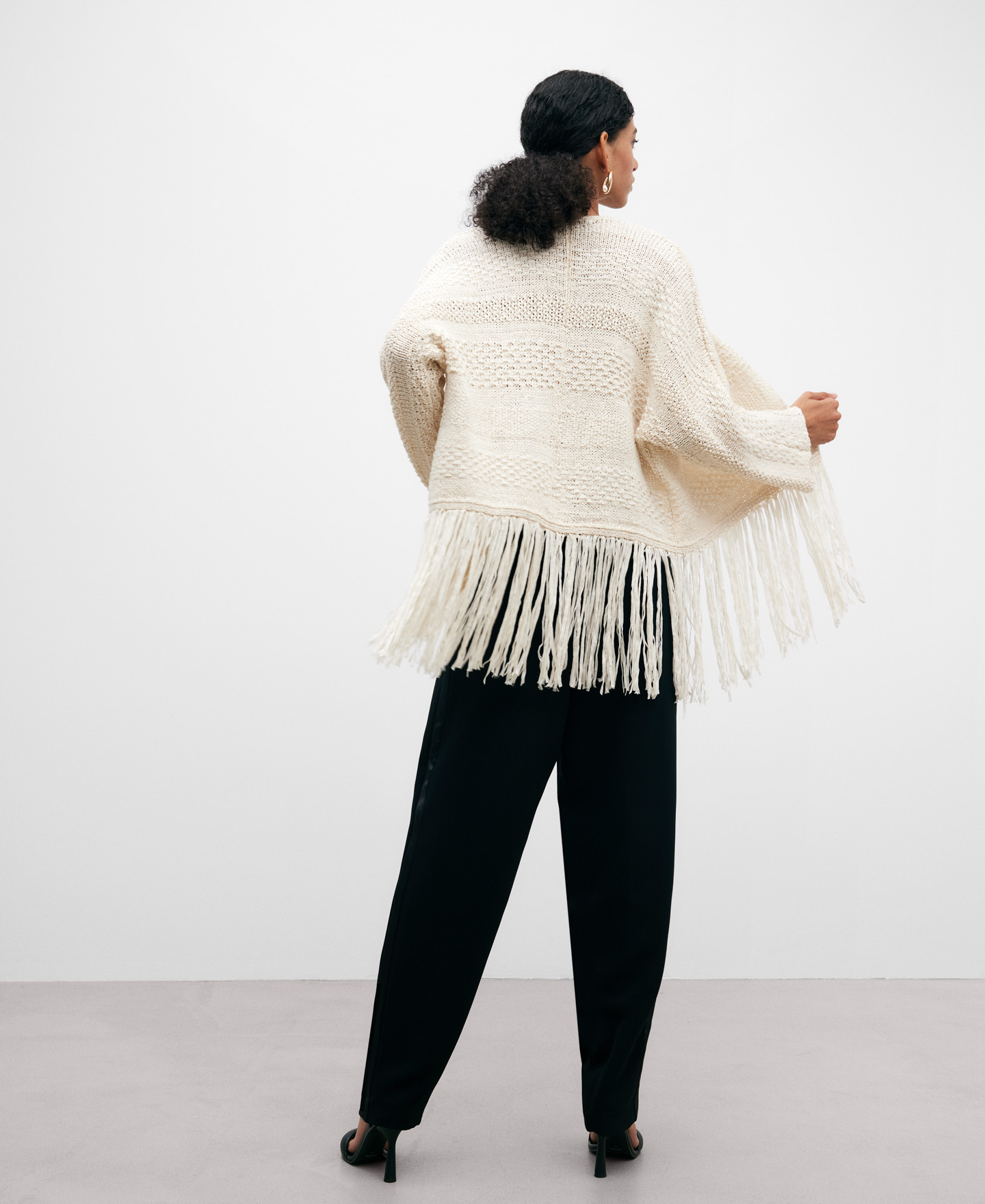 Knitted fringed edge jacket image number 2