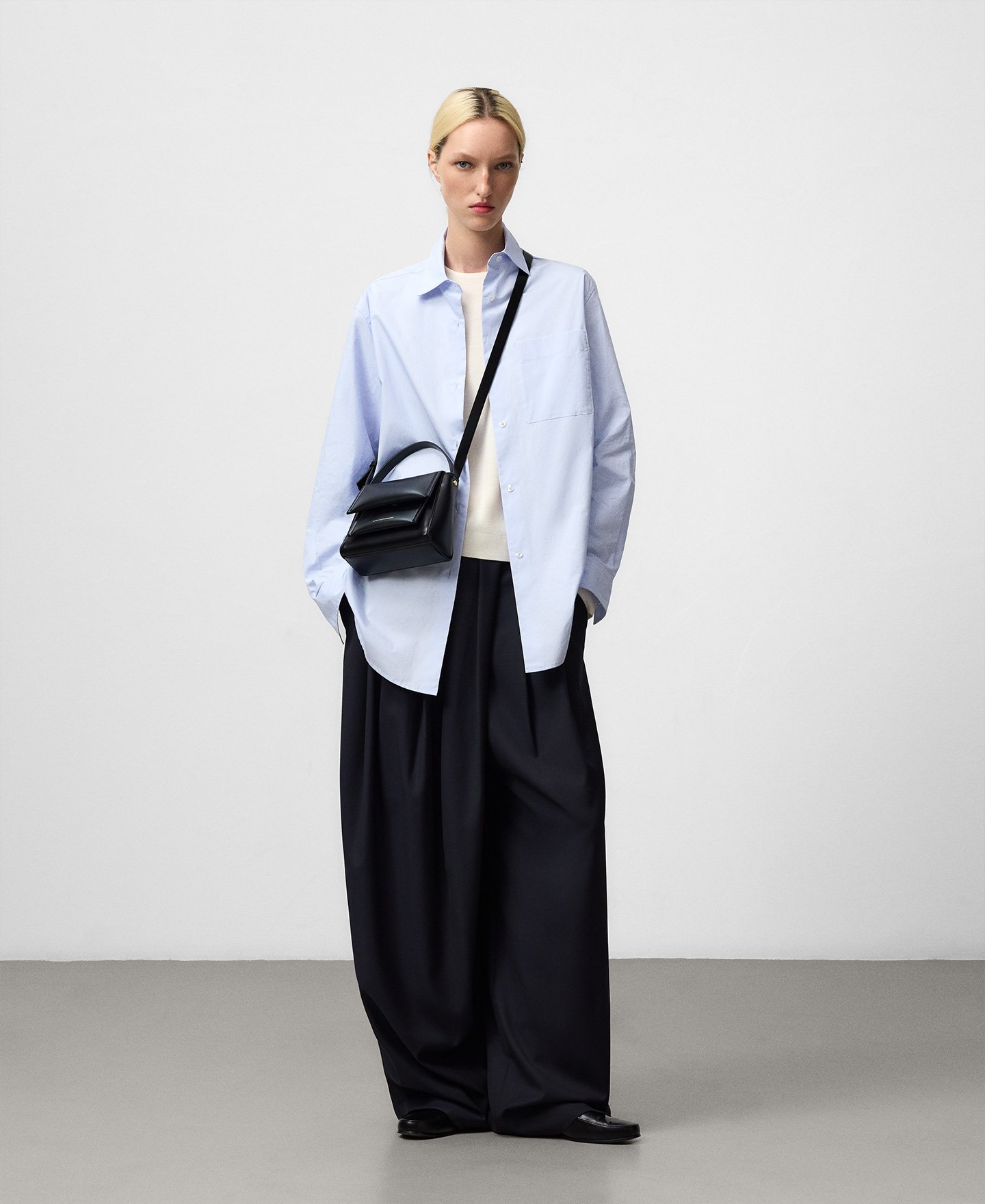 Leather-Non-Leather mini crossbody woman image number 4