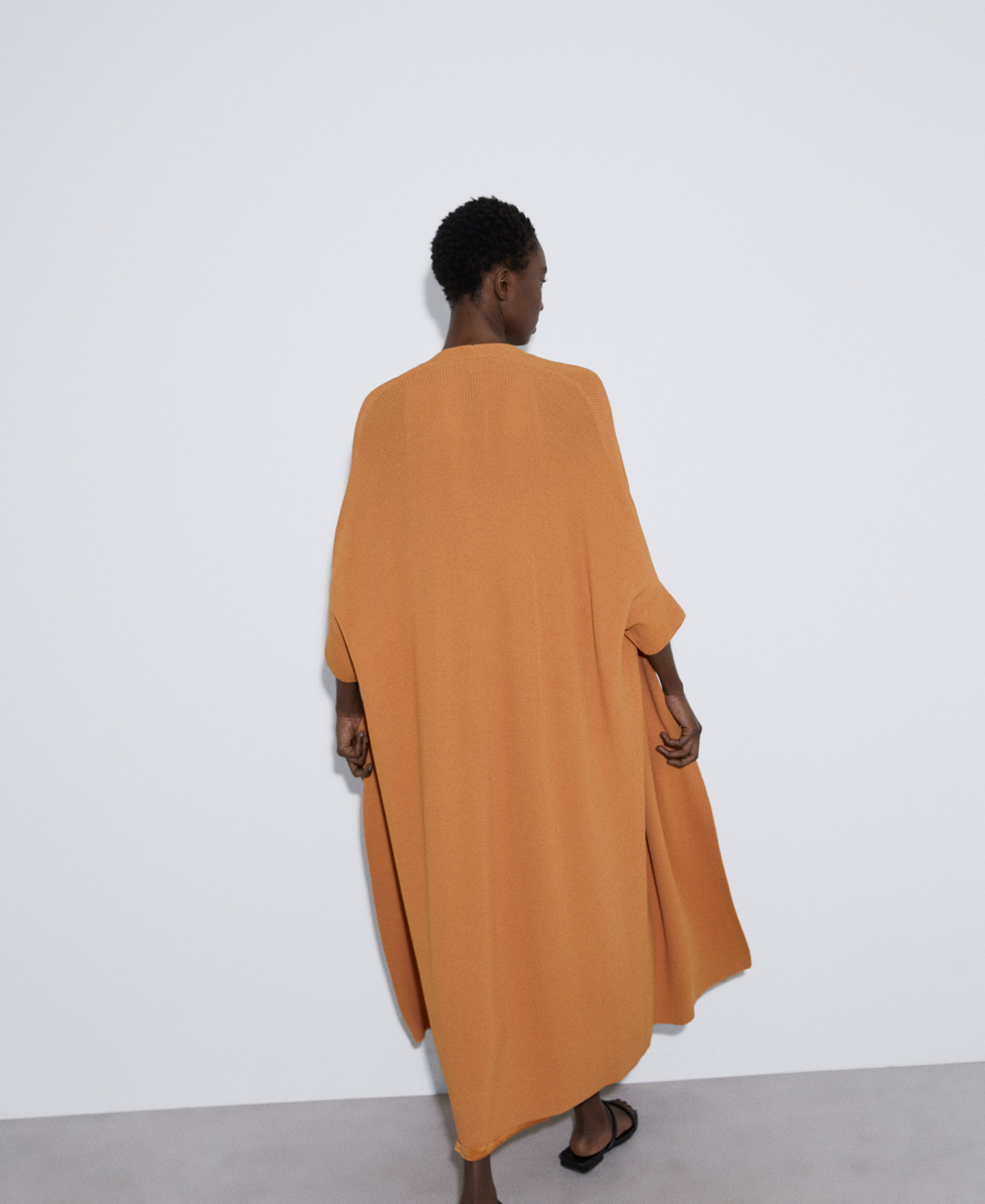 Long openwork knitted jacket image number 2