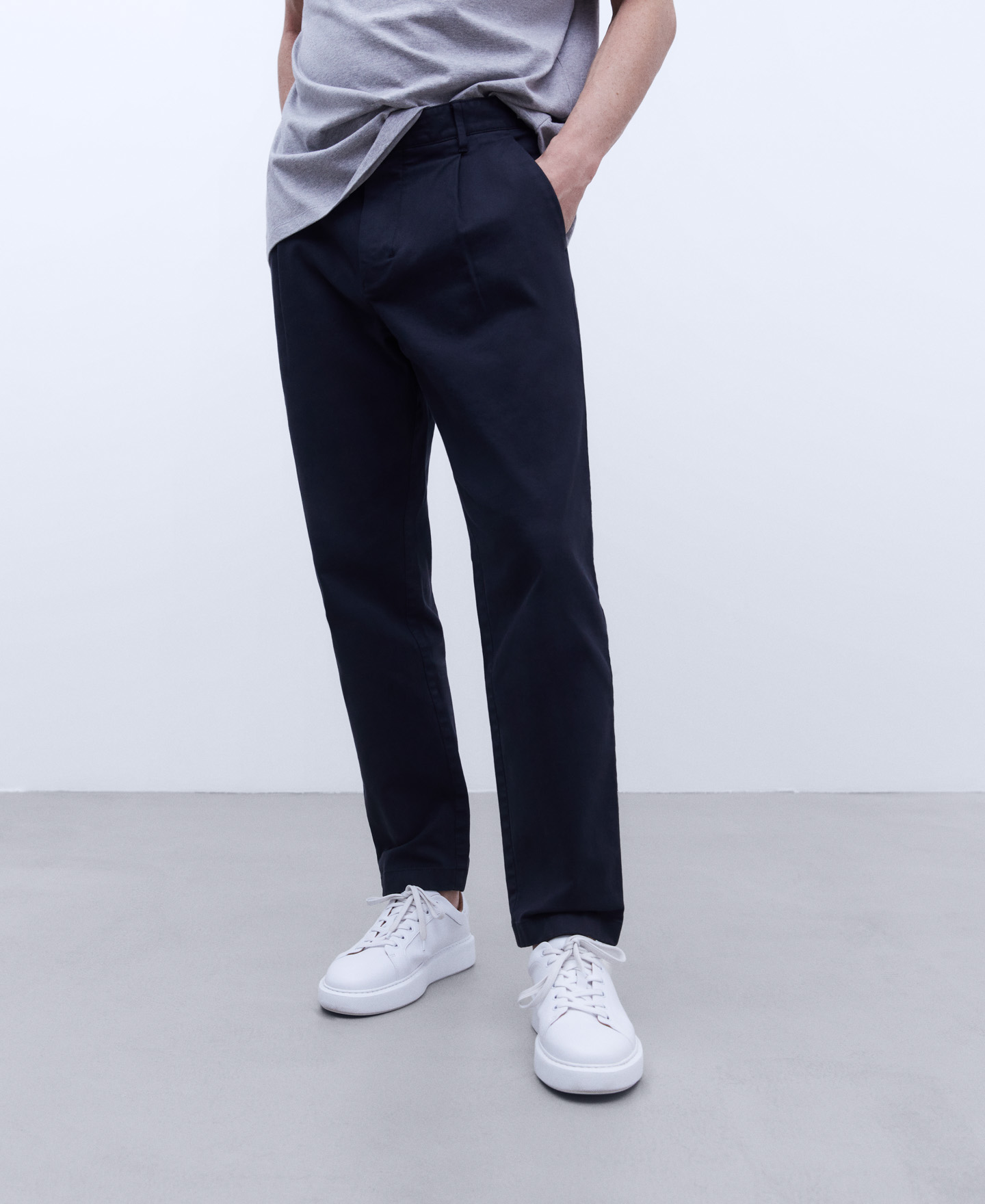 Cotton chino trousers with darts image number 0