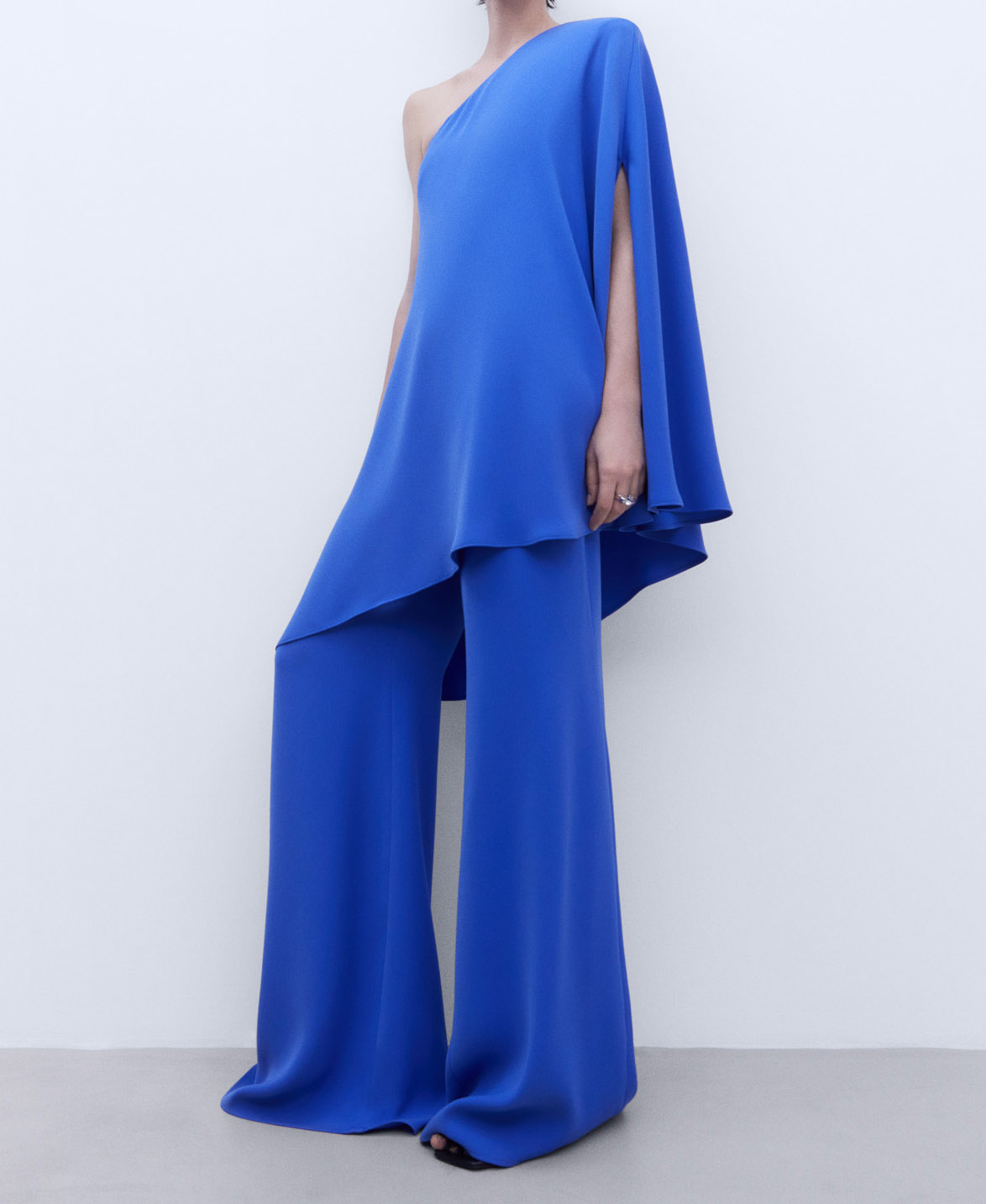 Monochromatic asymmetric jumpsuit image number 1