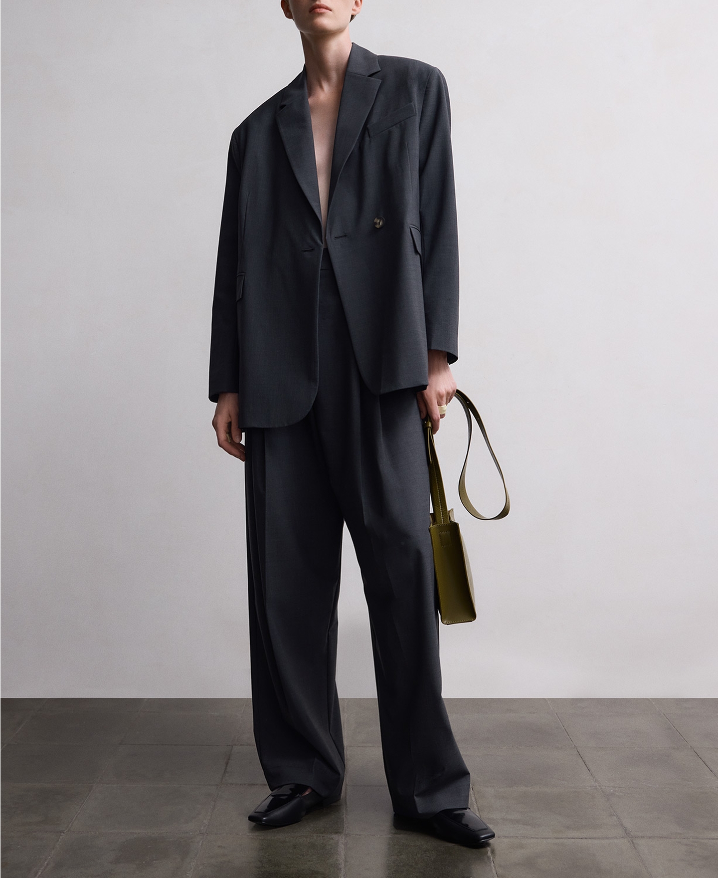 Small crackled crossbody woman image number 4