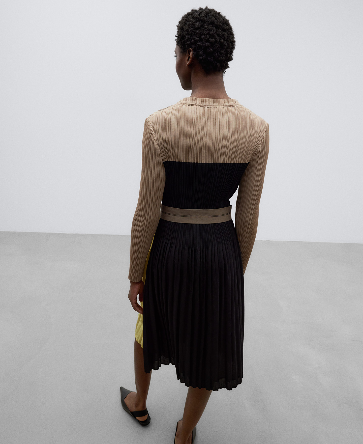 Recycled polyester crinkle dress woman image number 2