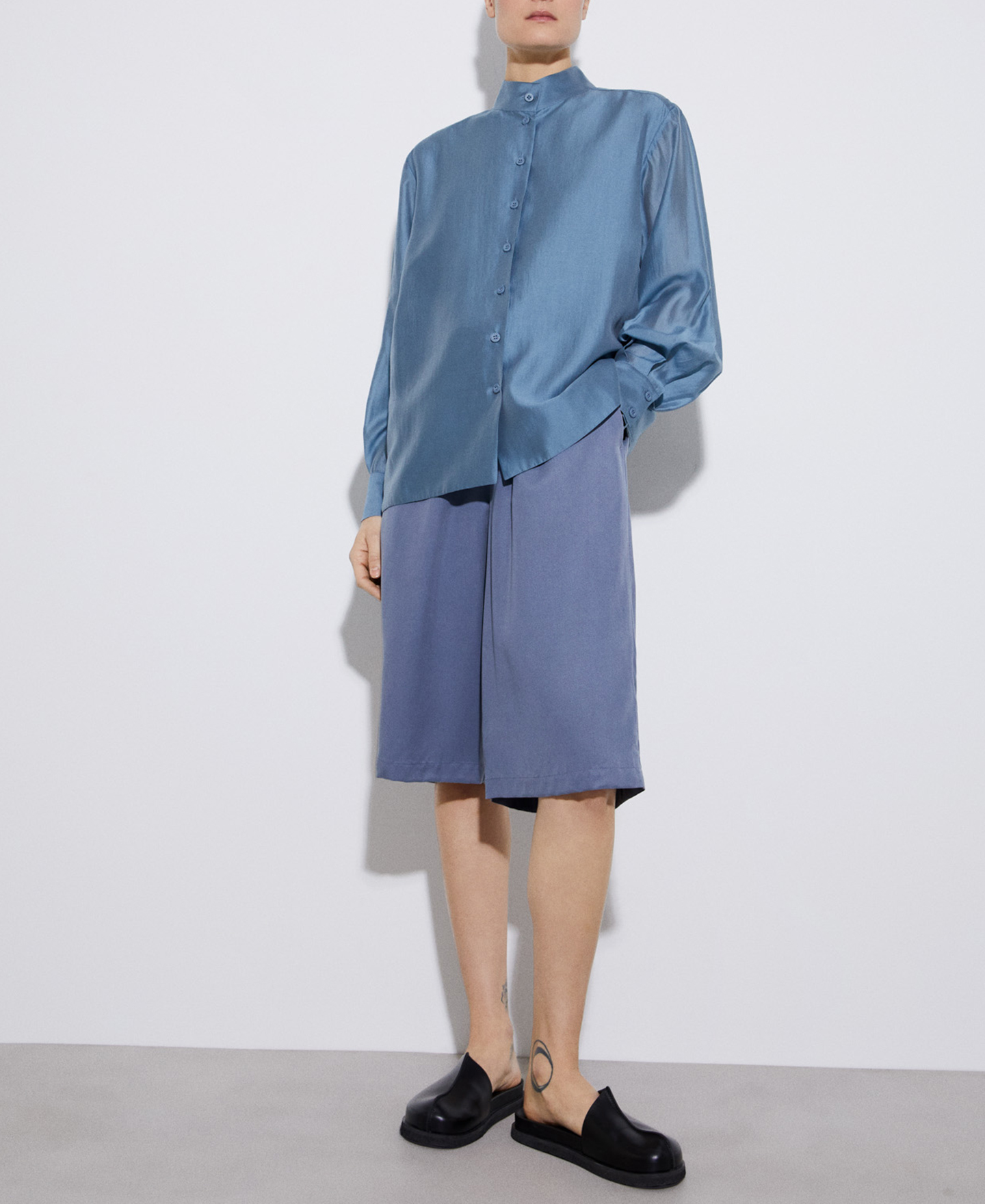 Blusa cuello Mao en lyocell responsable image number 1