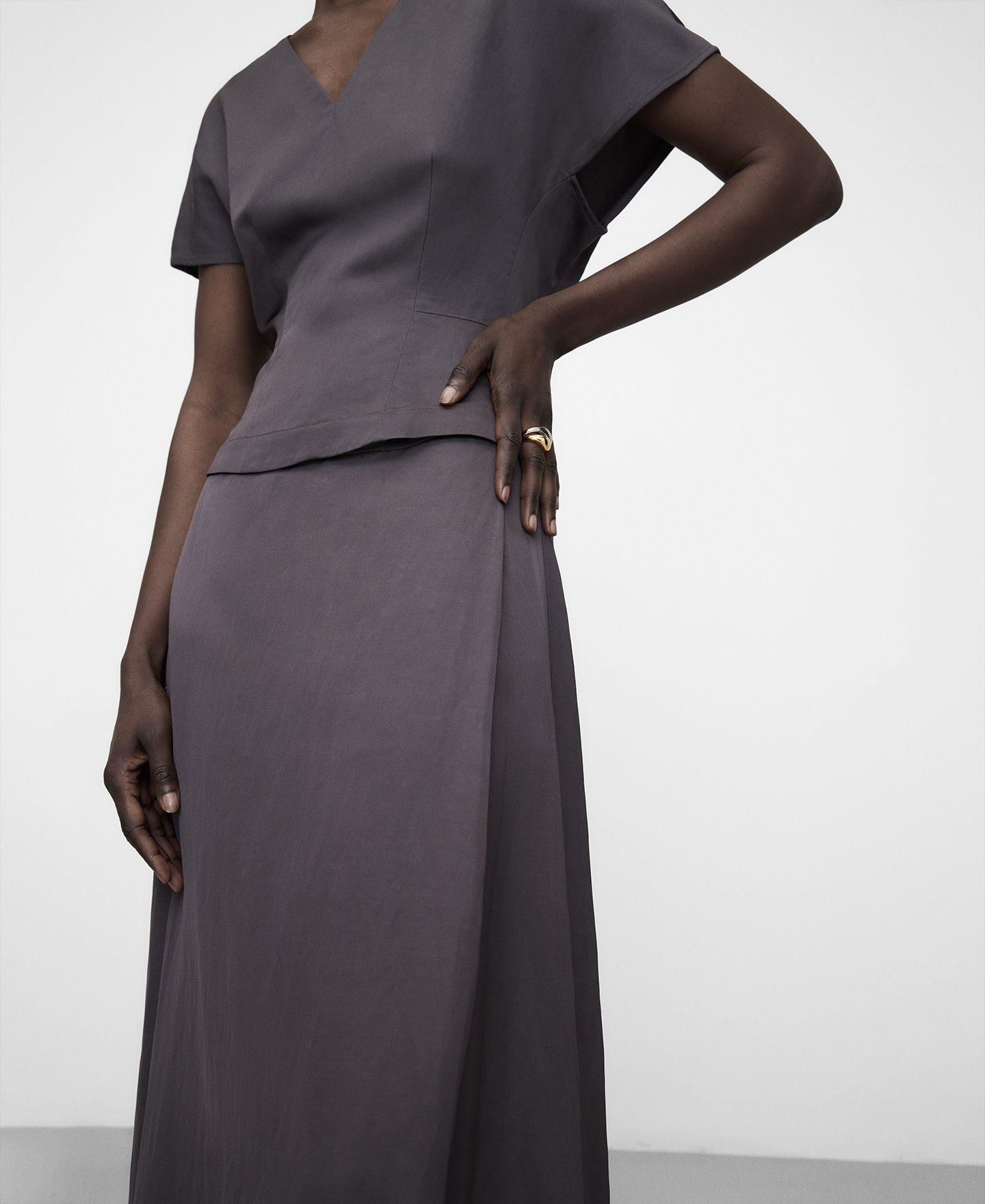 Japanese sleeve semi-fitted top image number 3