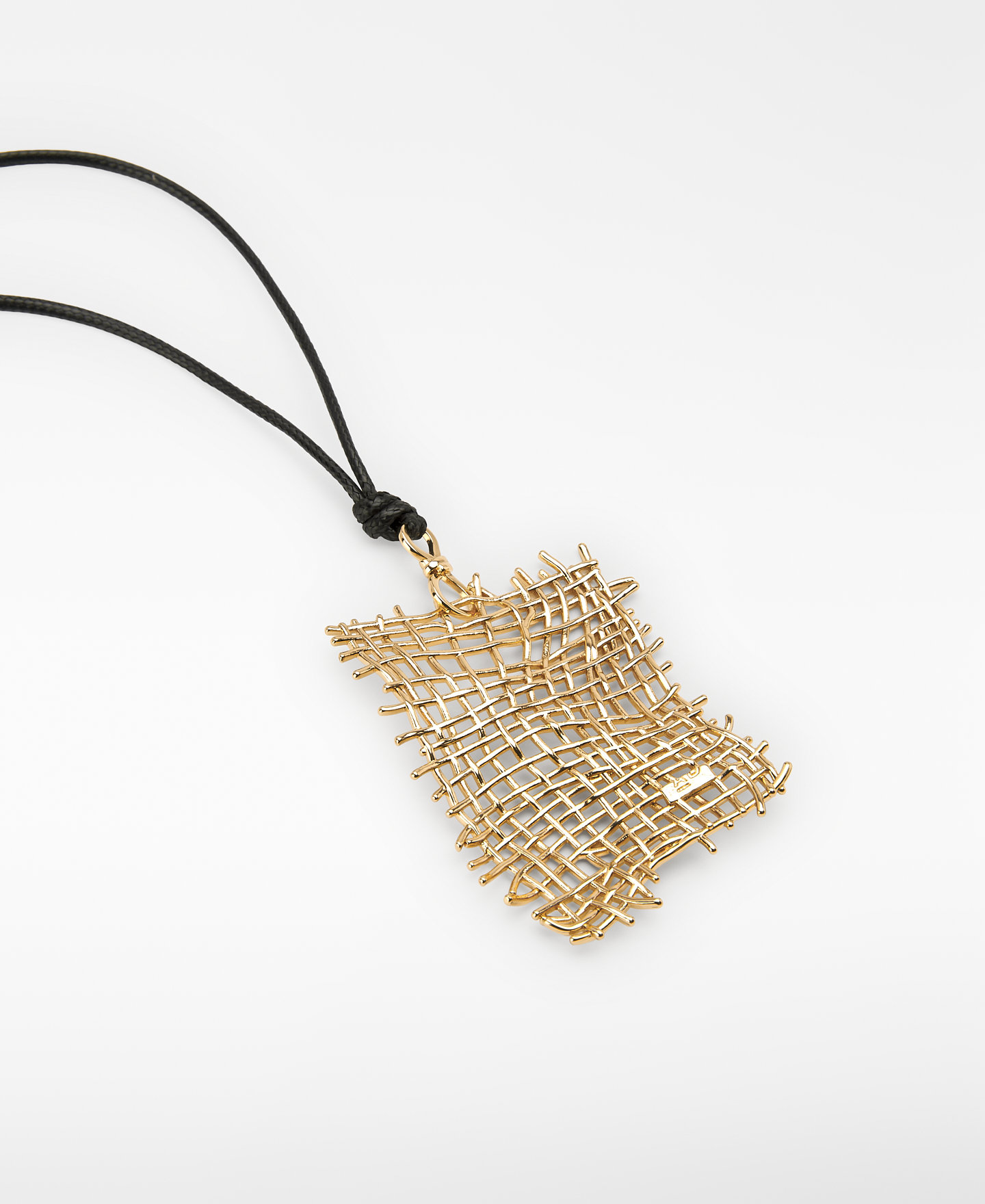 Metal mesh pendant necklace image number 1